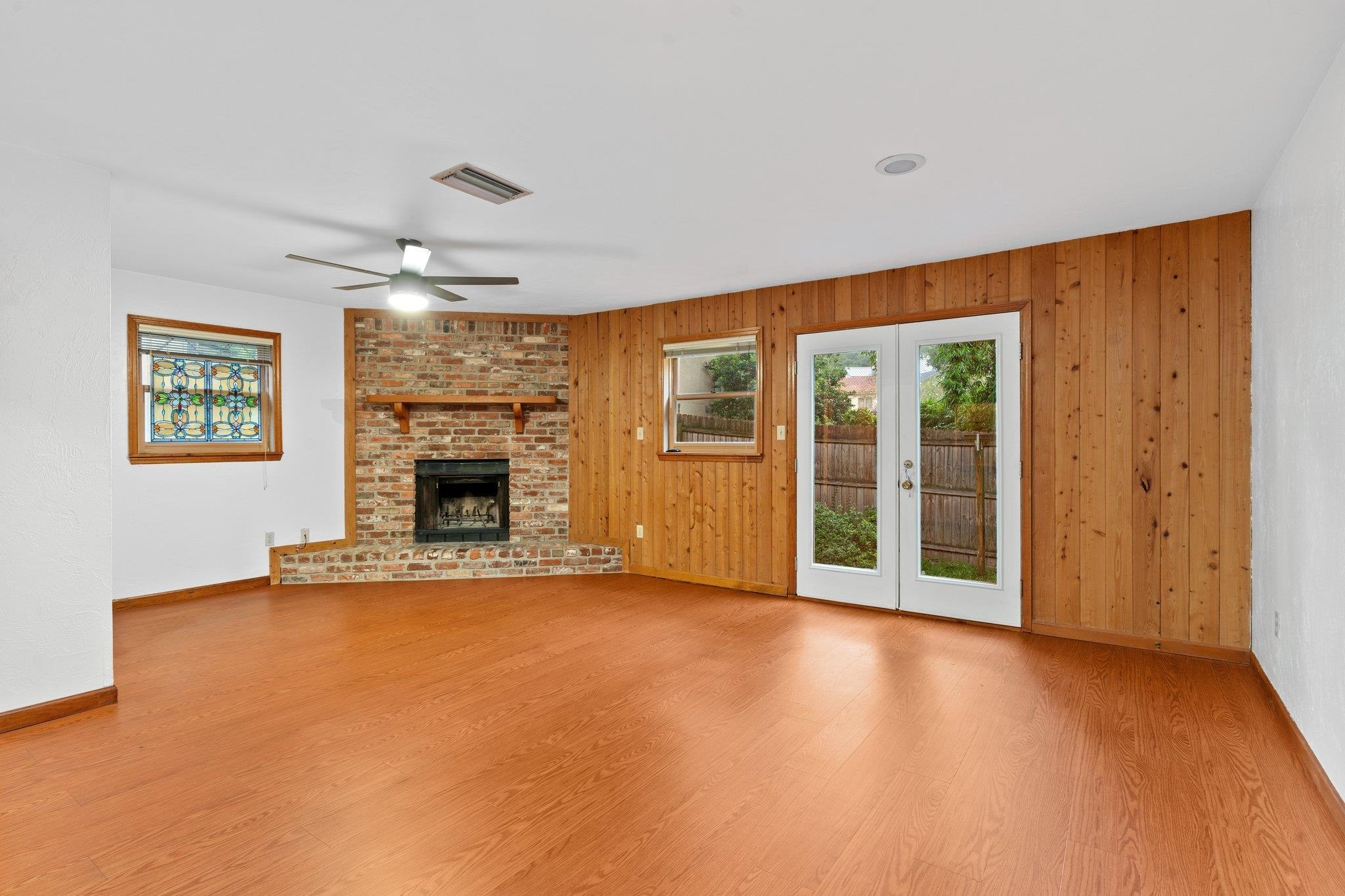 1842 Fernando Lane
