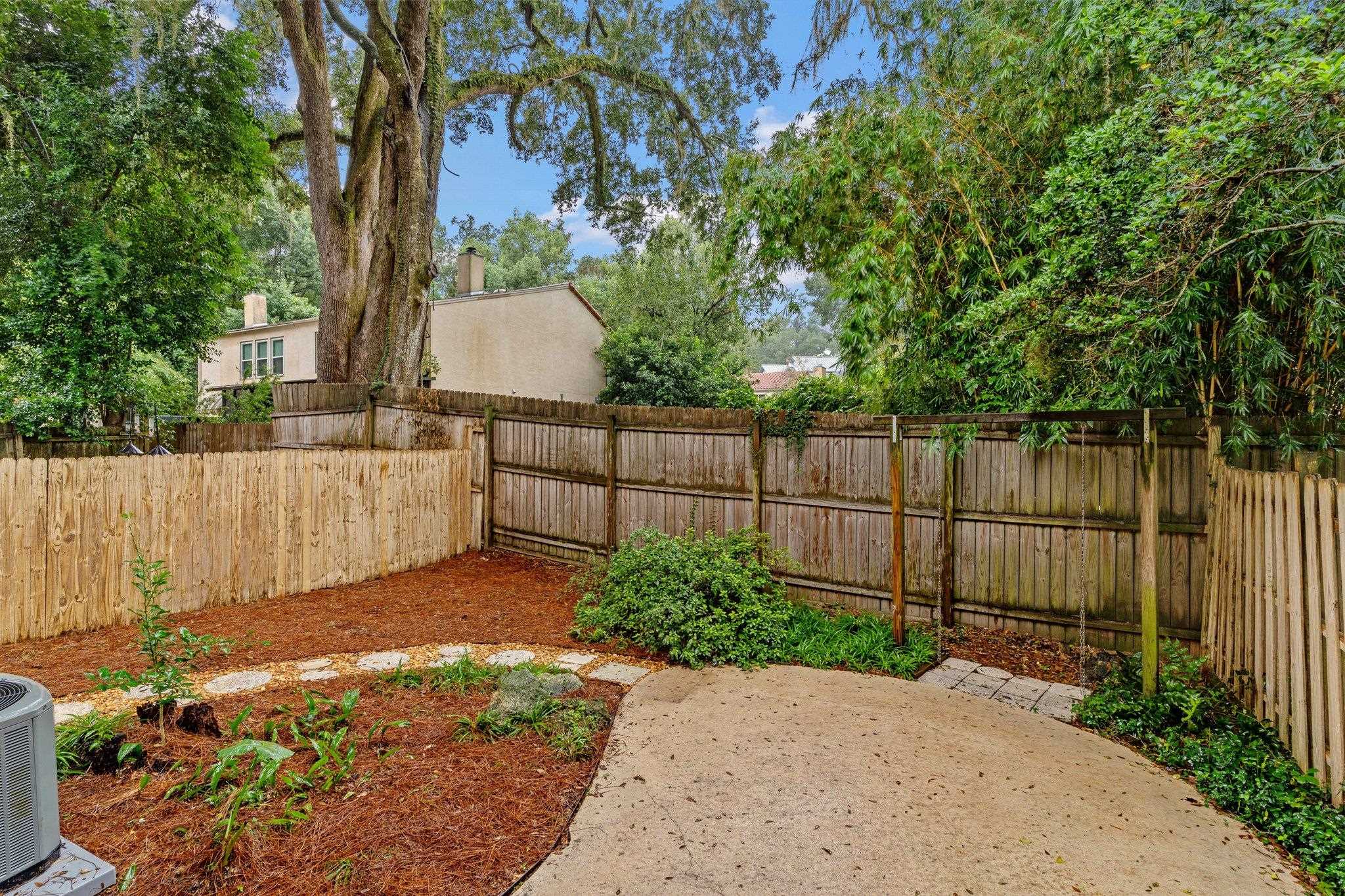 1842 Fernando Lane
