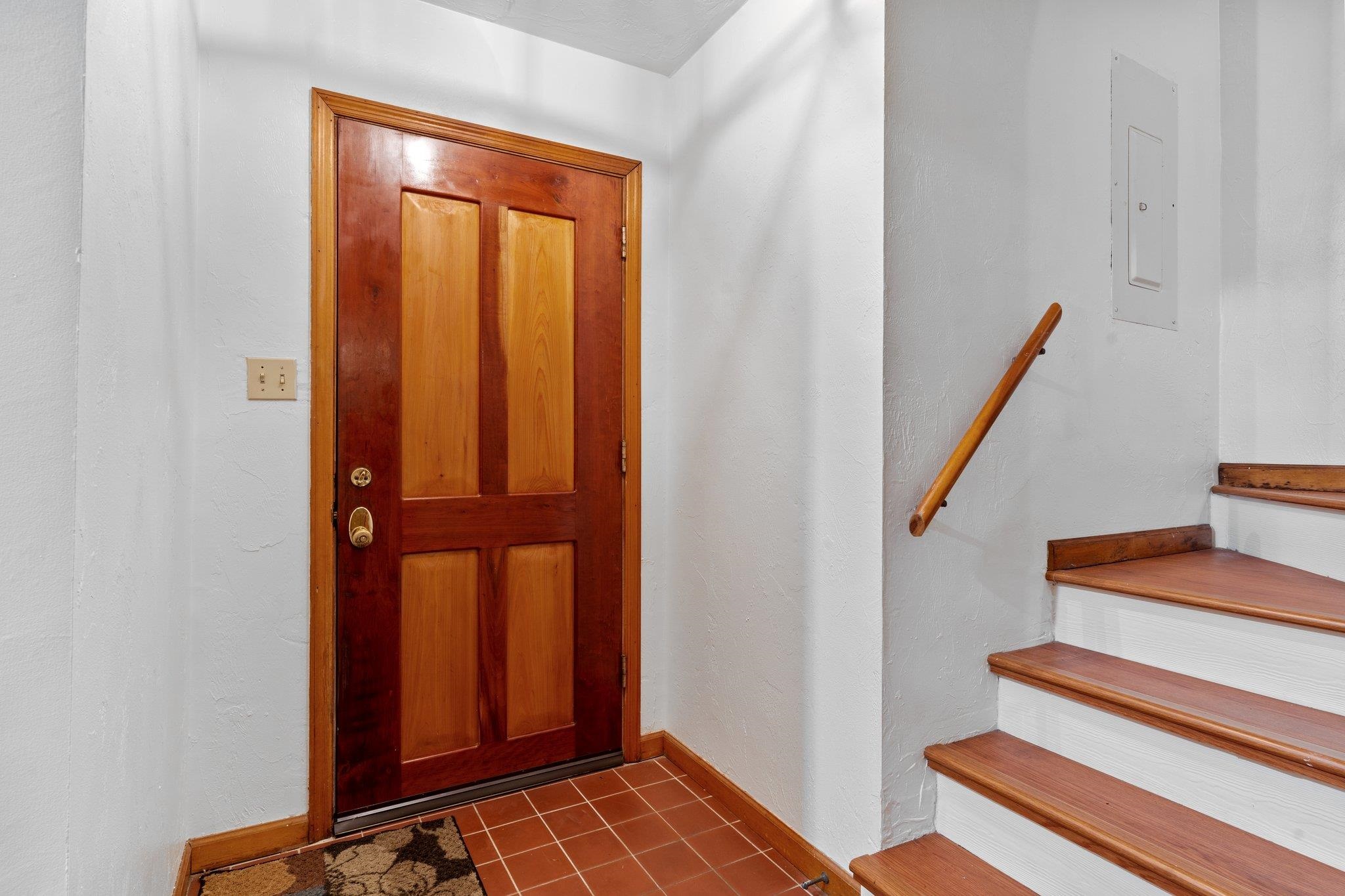1842 Fernando Lane