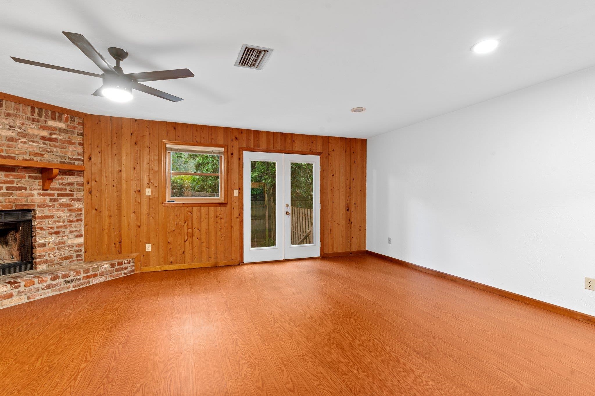 1842 Fernando Lane