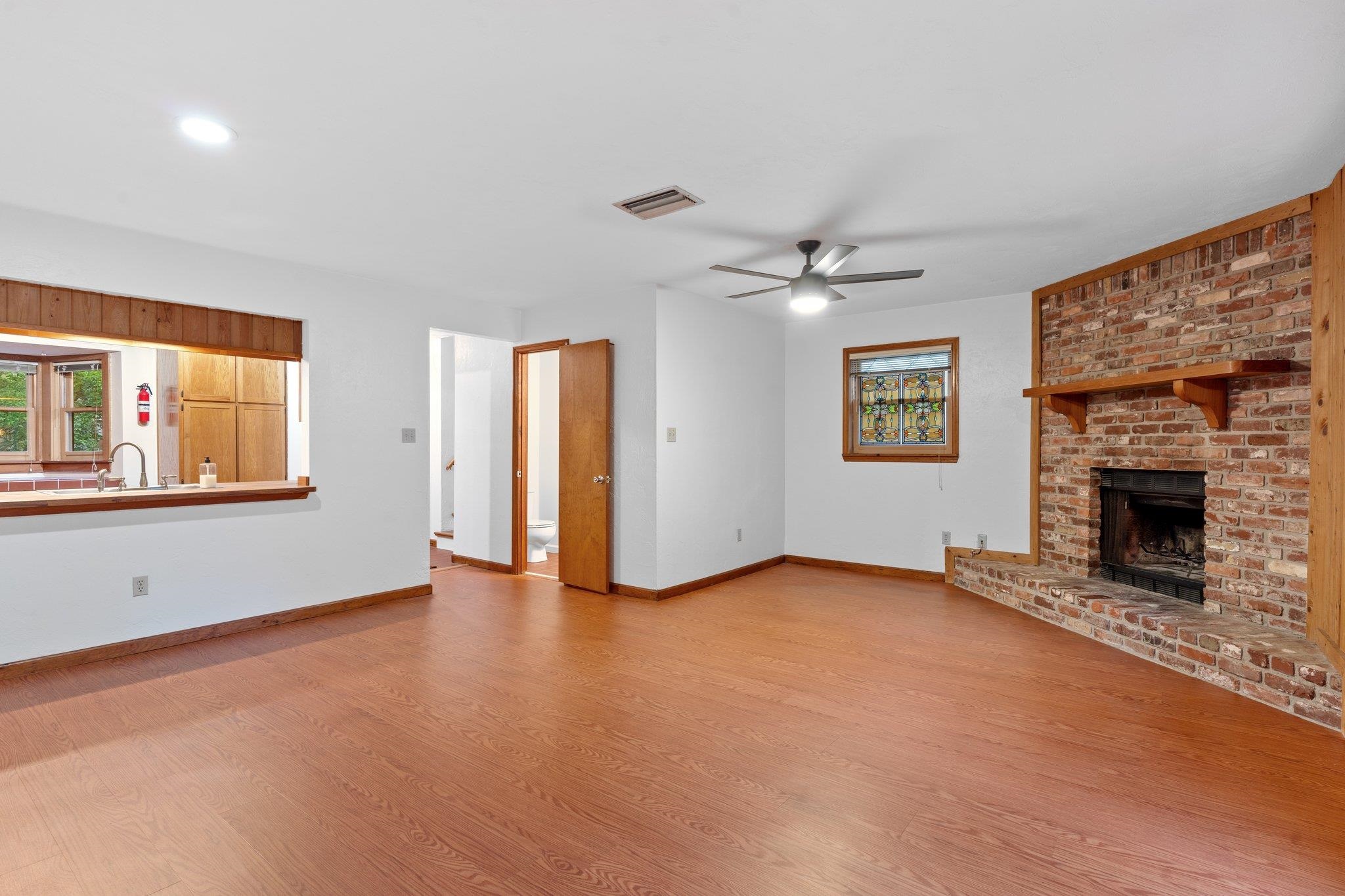 1842 Fernando Lane