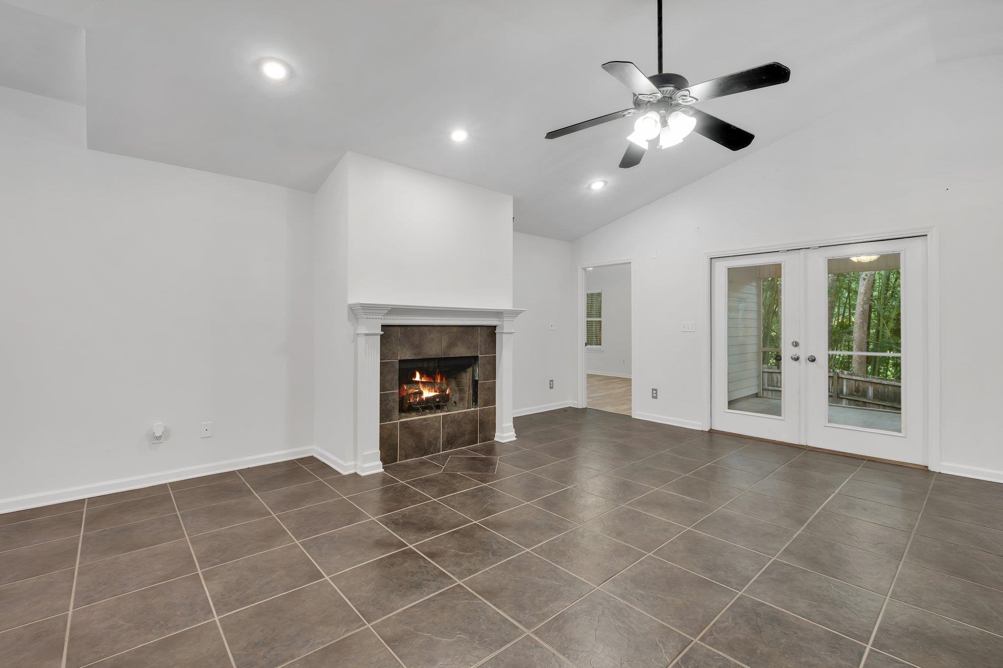 2922 Bay Shore Drive