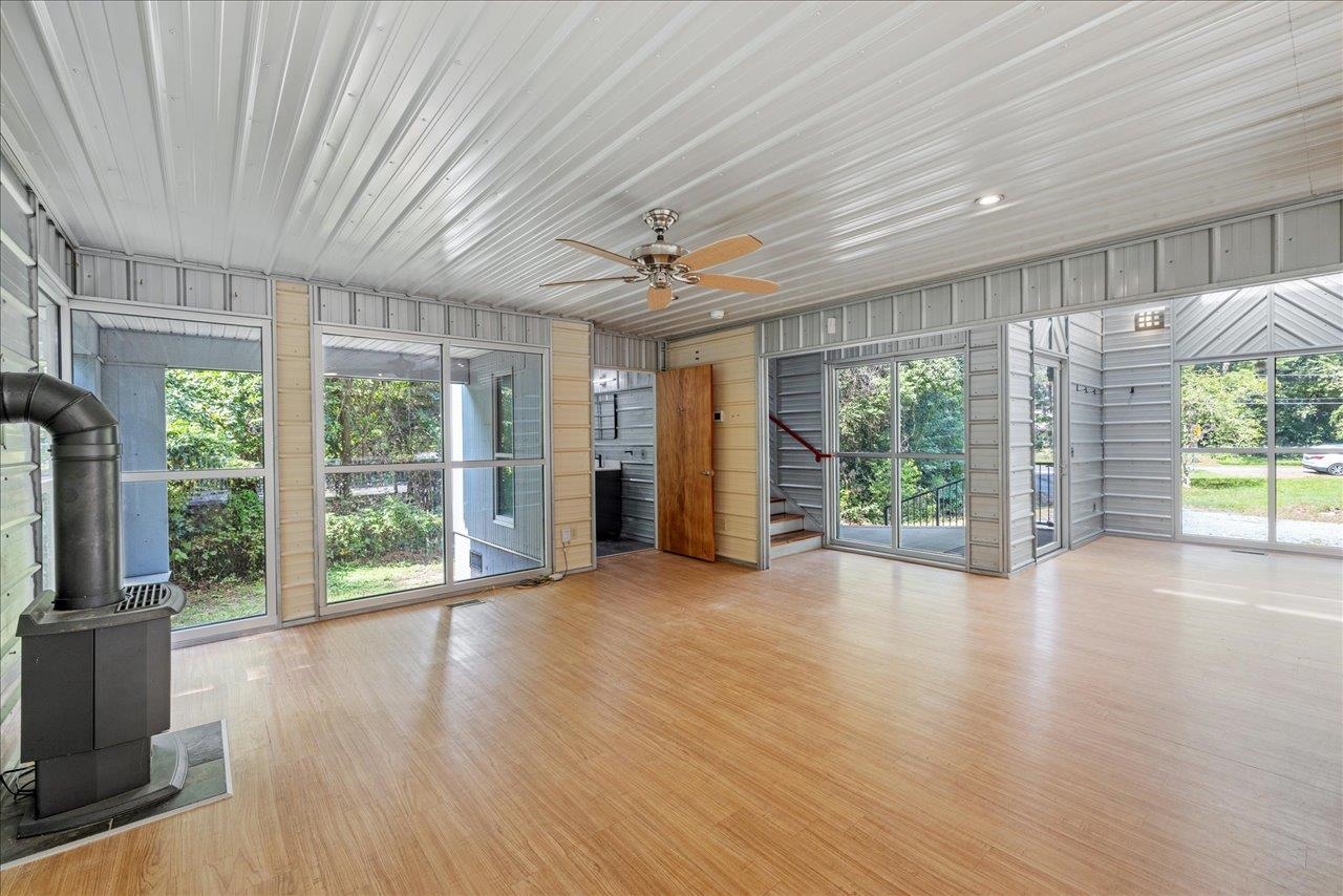 1005 Waverly Drive