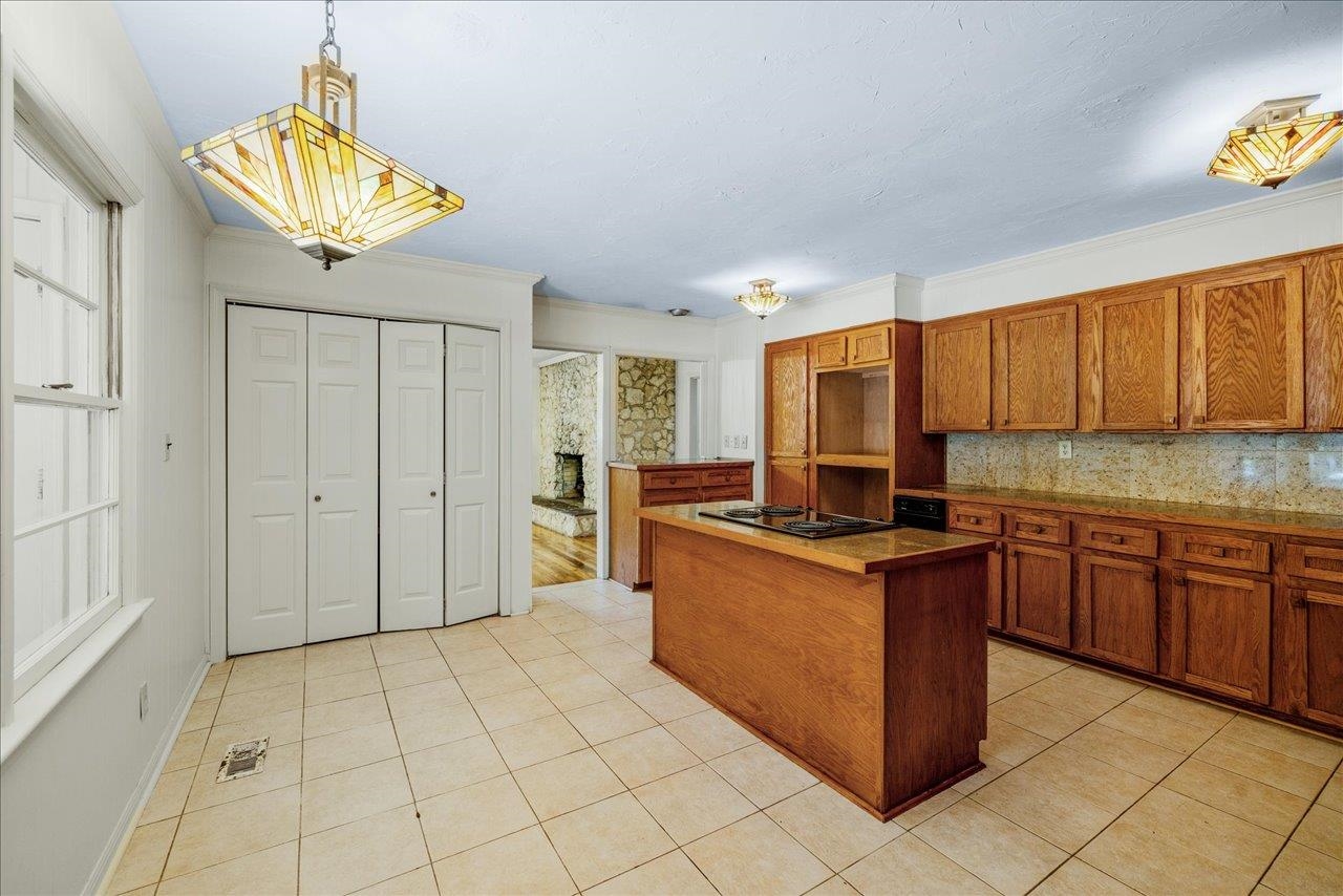 7916 Skipper Lane