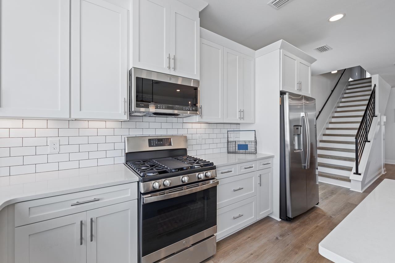 5685 Native Oak Drive