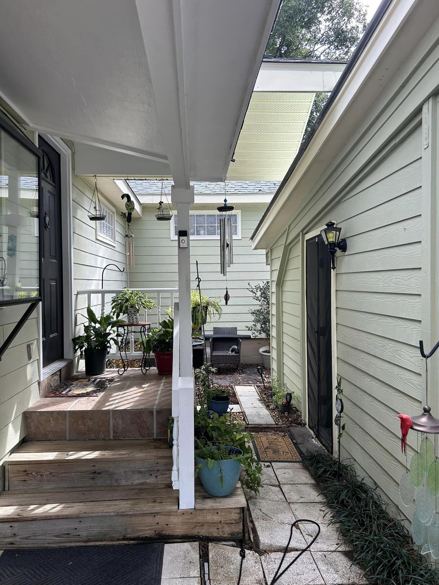 207 NE 2nd Street