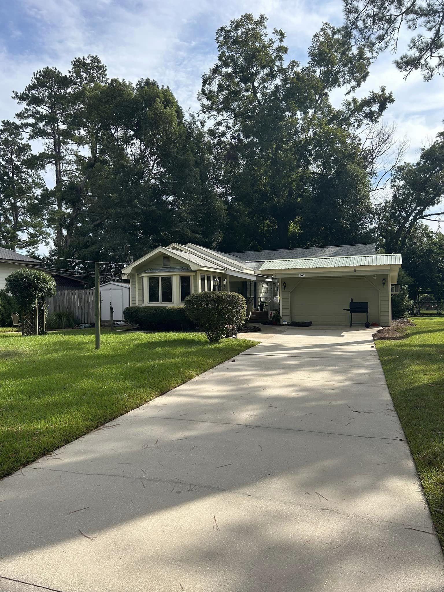 207 NE 2nd Street
