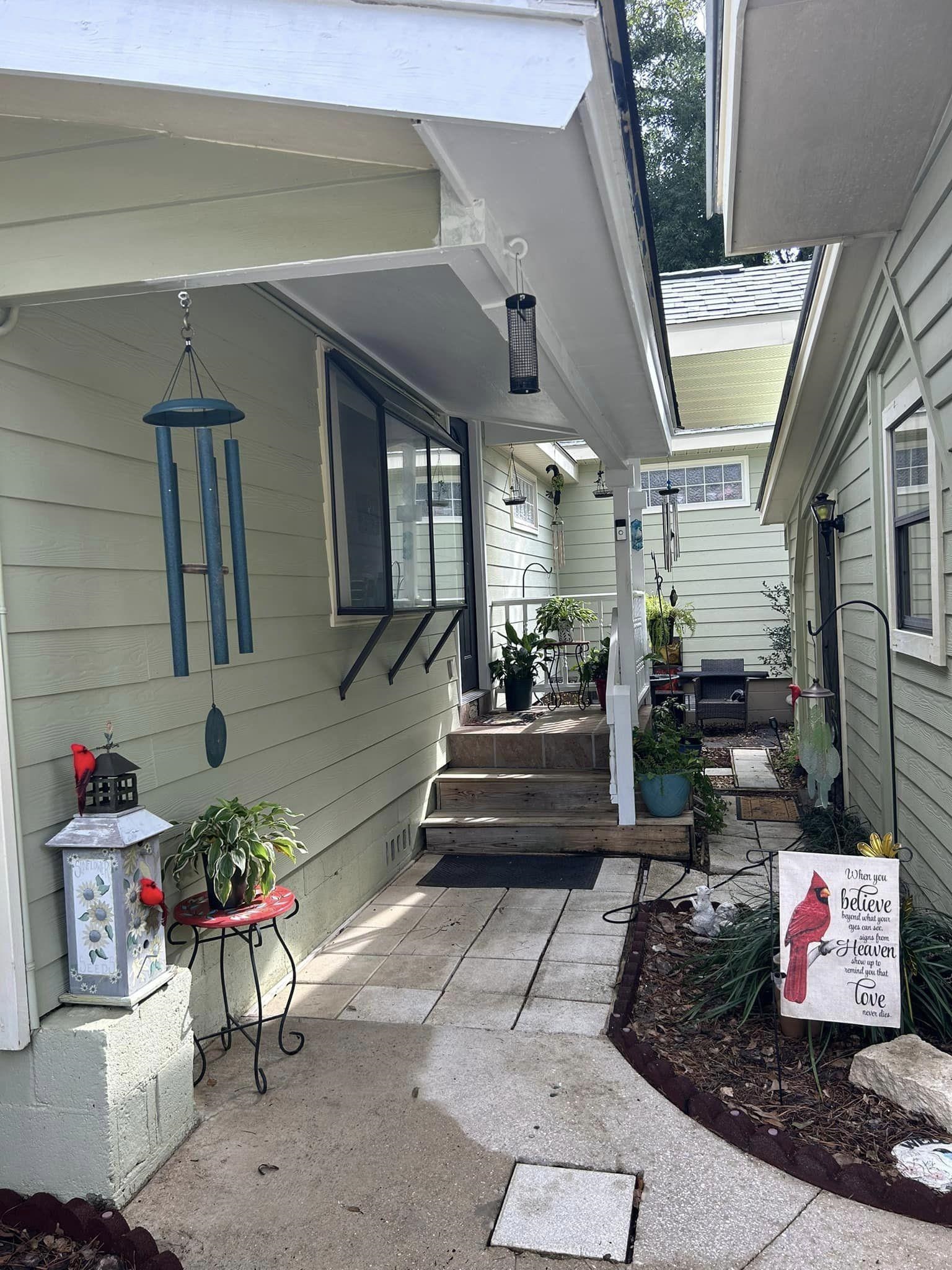 207 NE 2nd Street