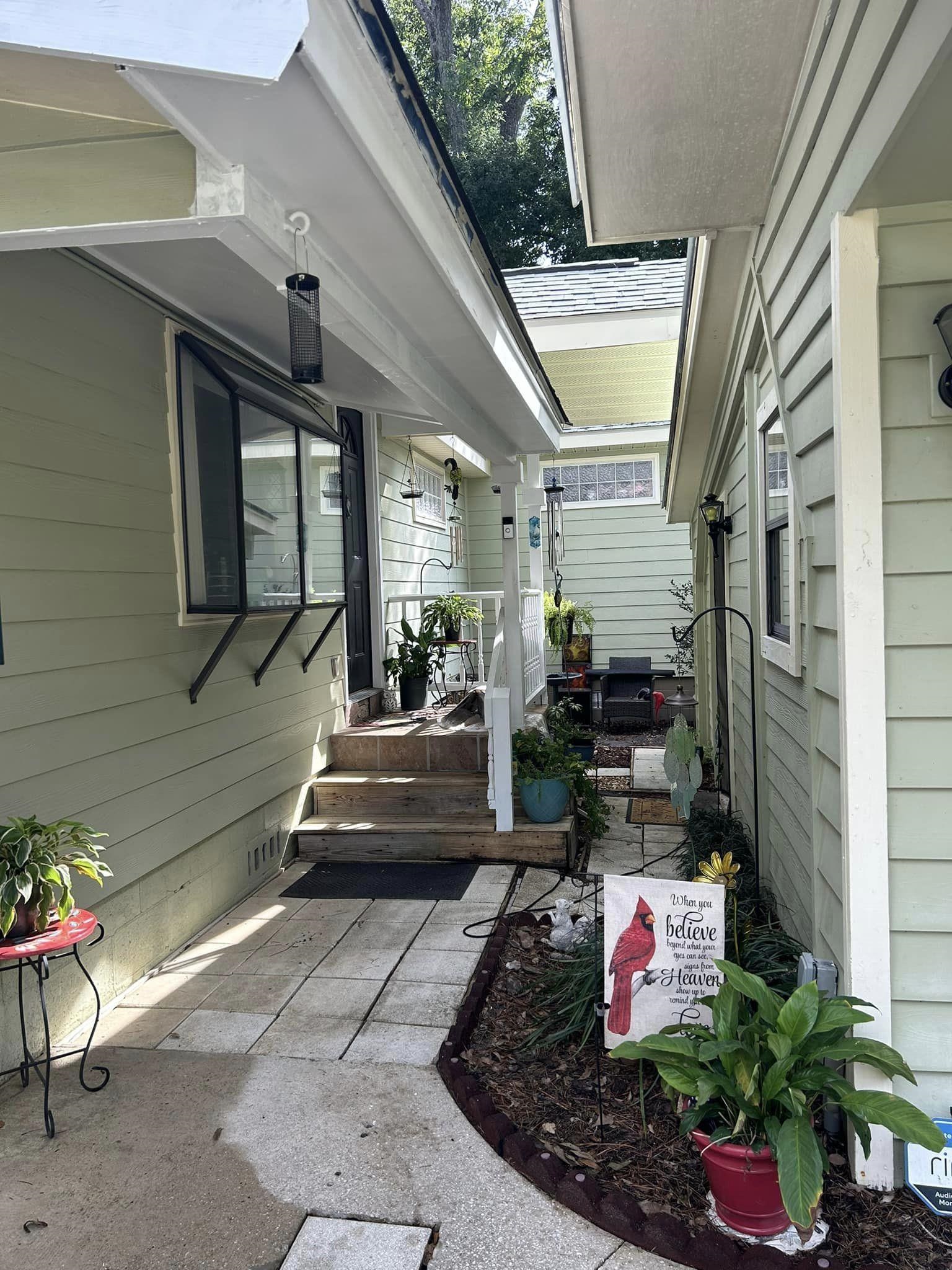 207 NE 2nd Street