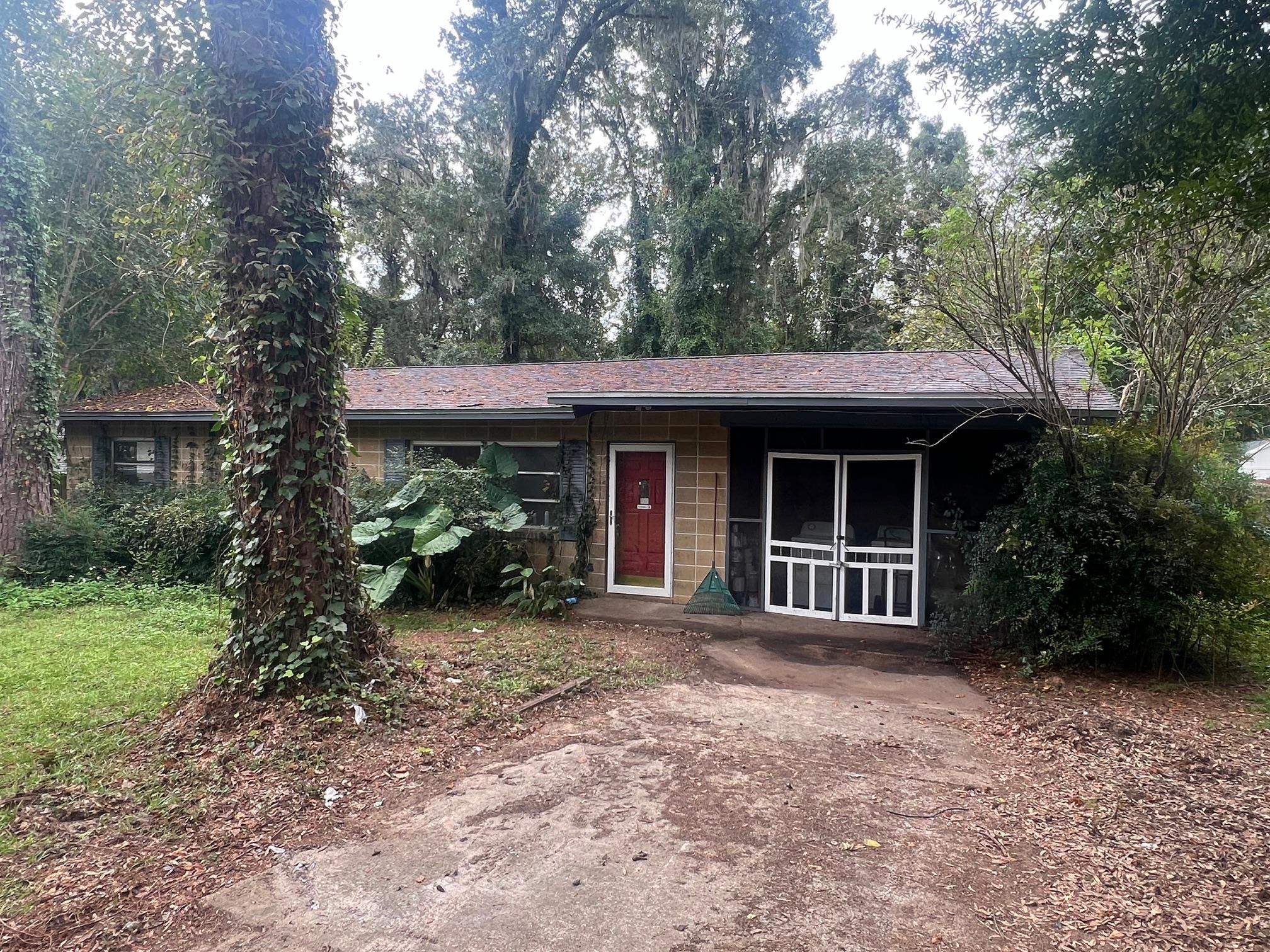 2121 Harriet Drive