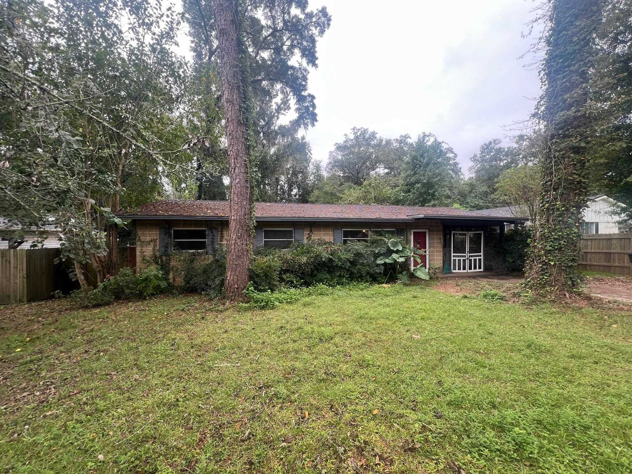 2121 Harriet Drive
