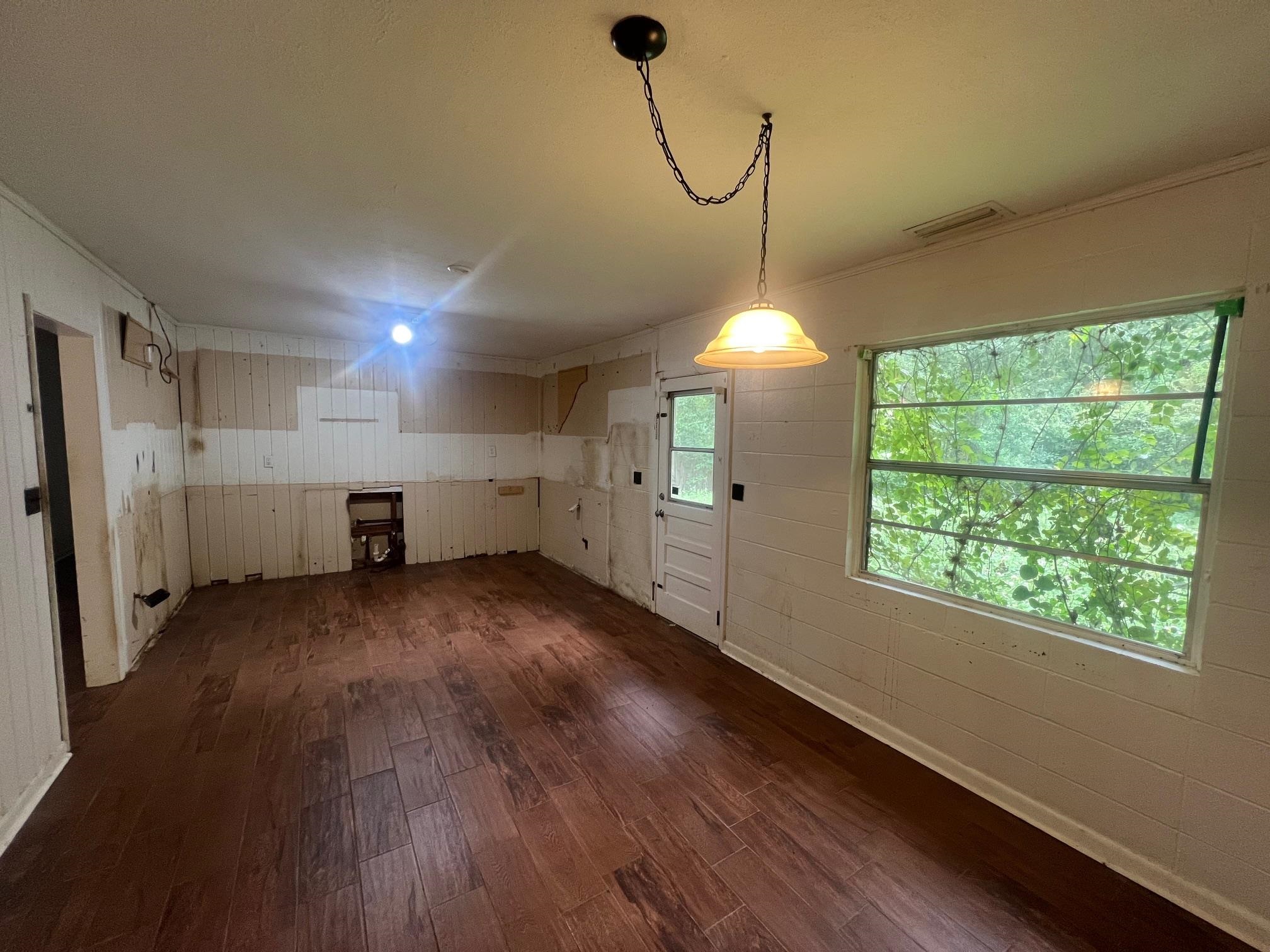 2121 Harriet Drive