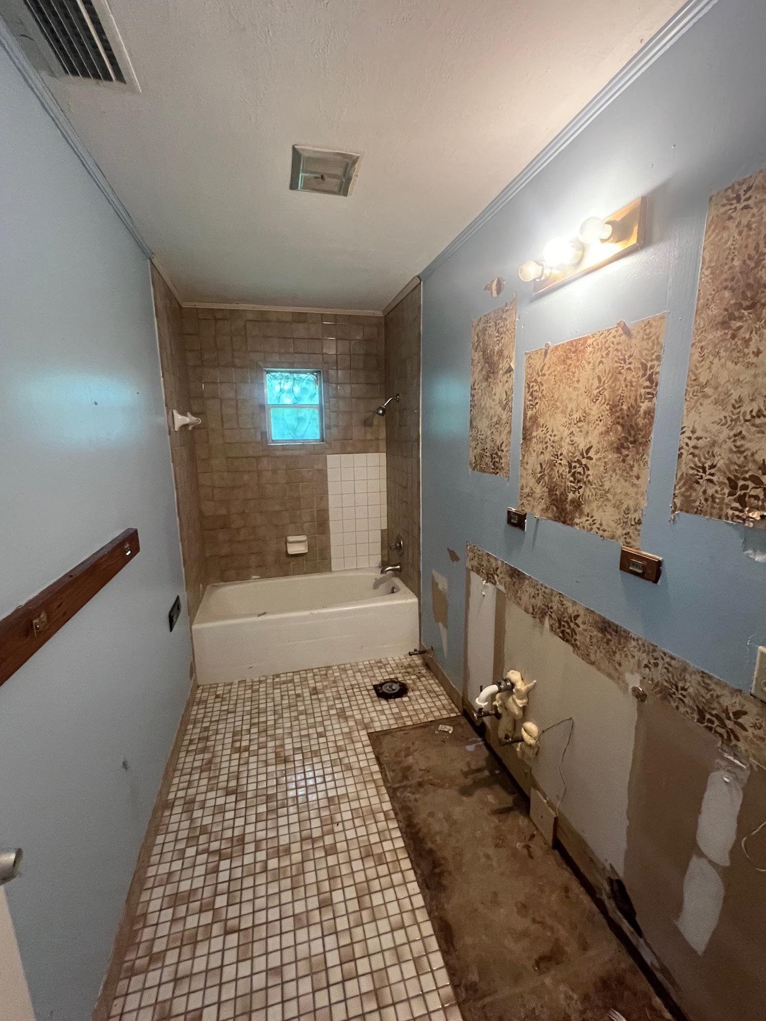 2121 Harriet Drive