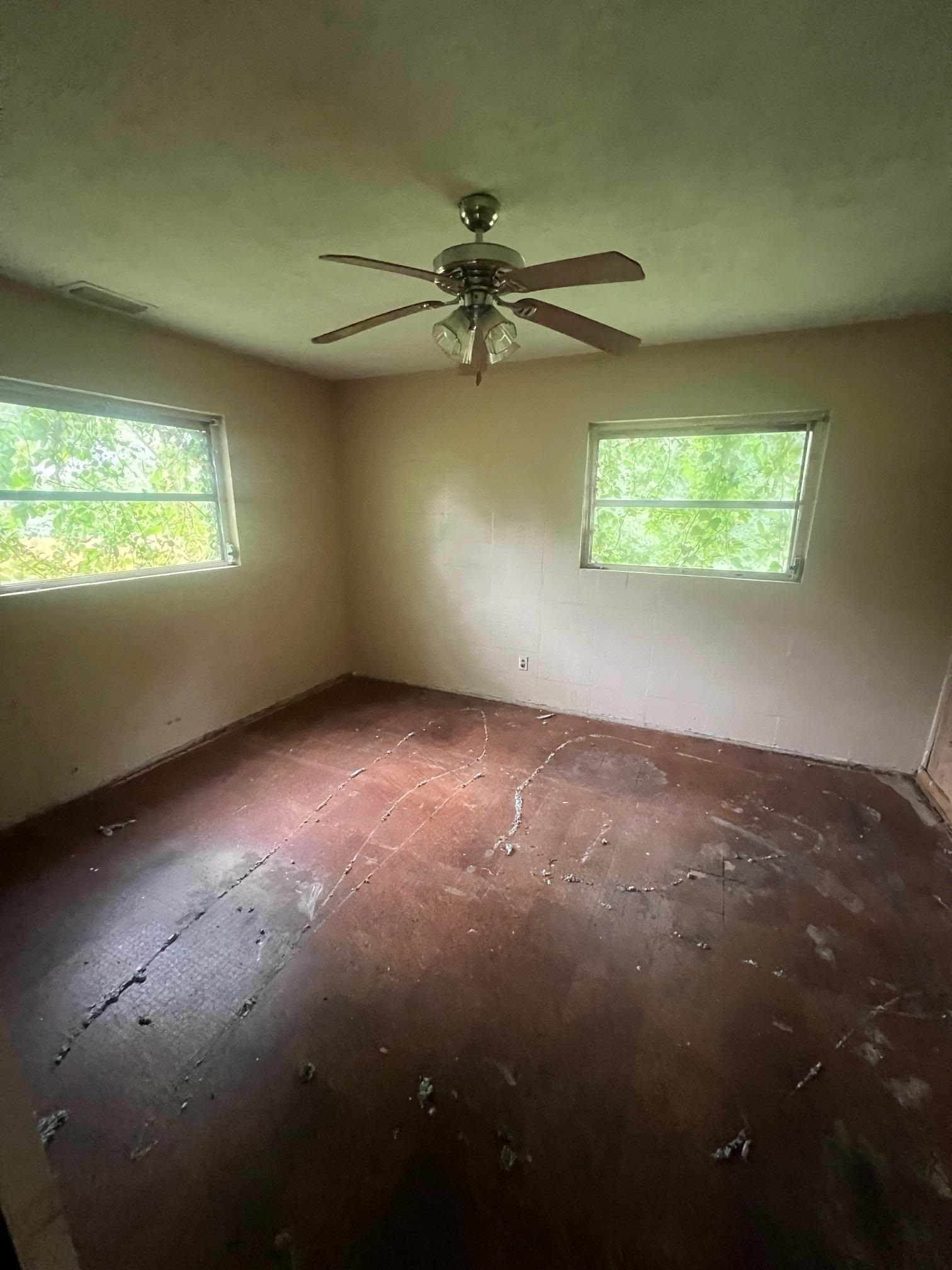 2121 Harriet Drive