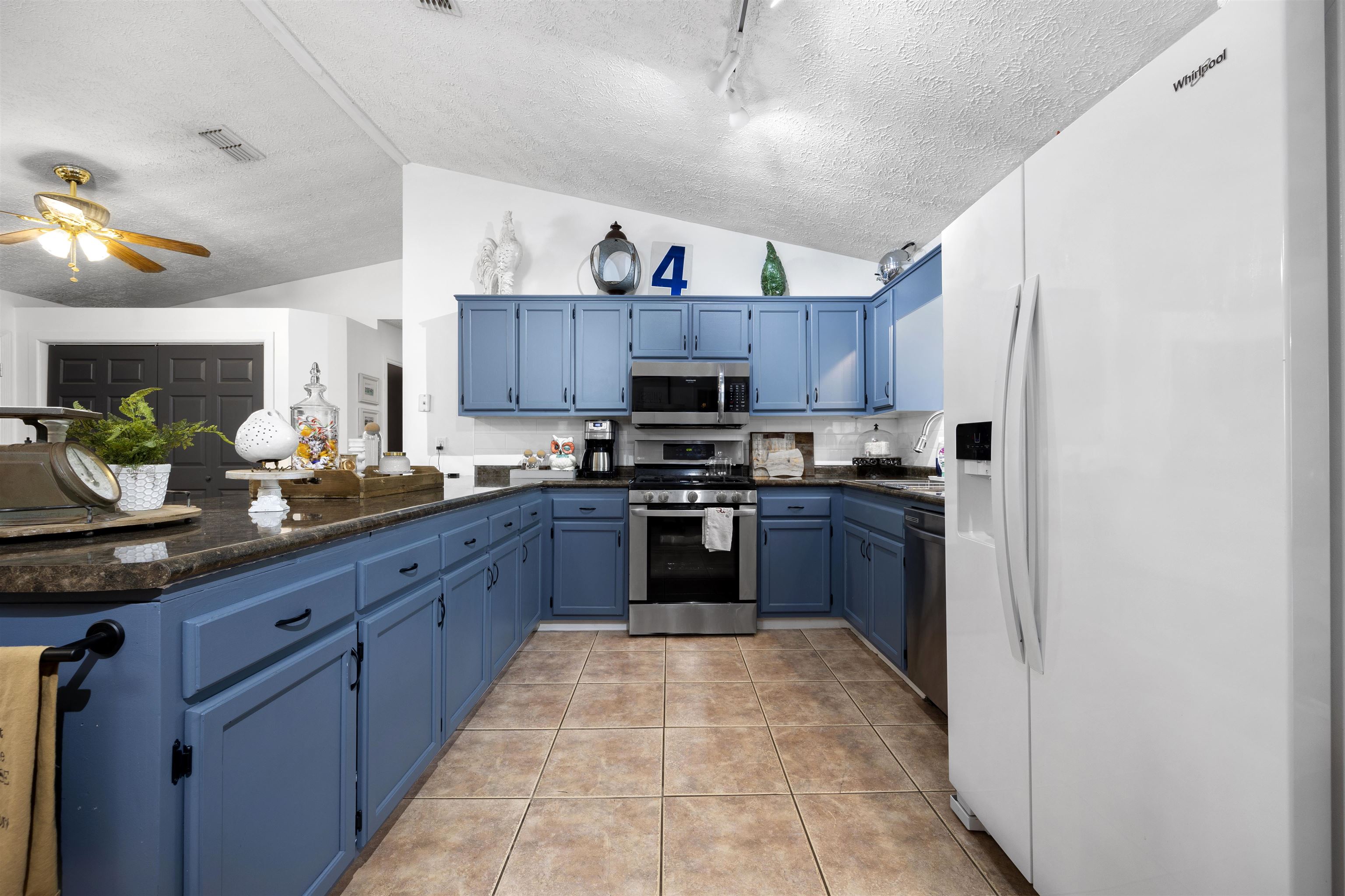 304 SW Georgiana Trail