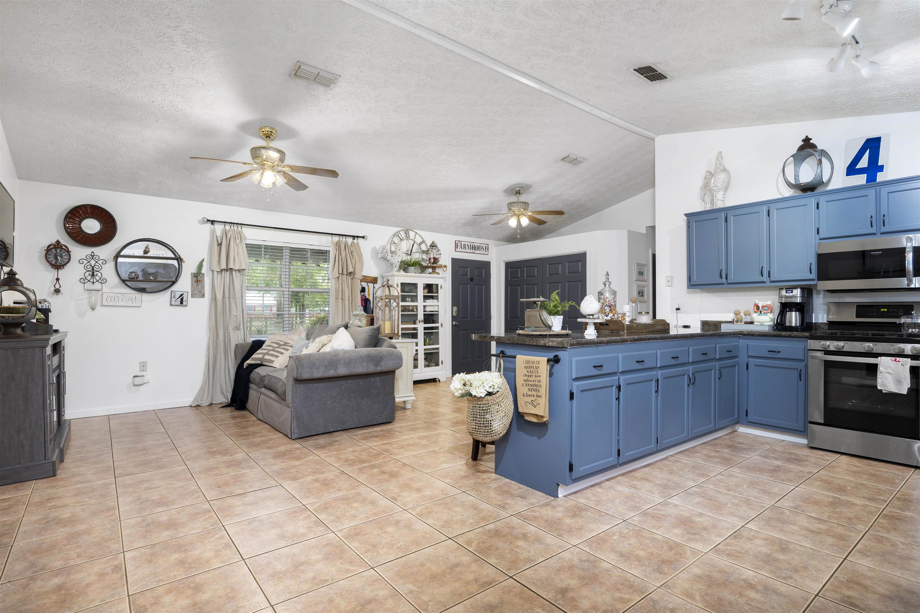 304 SW Georgiana Trail