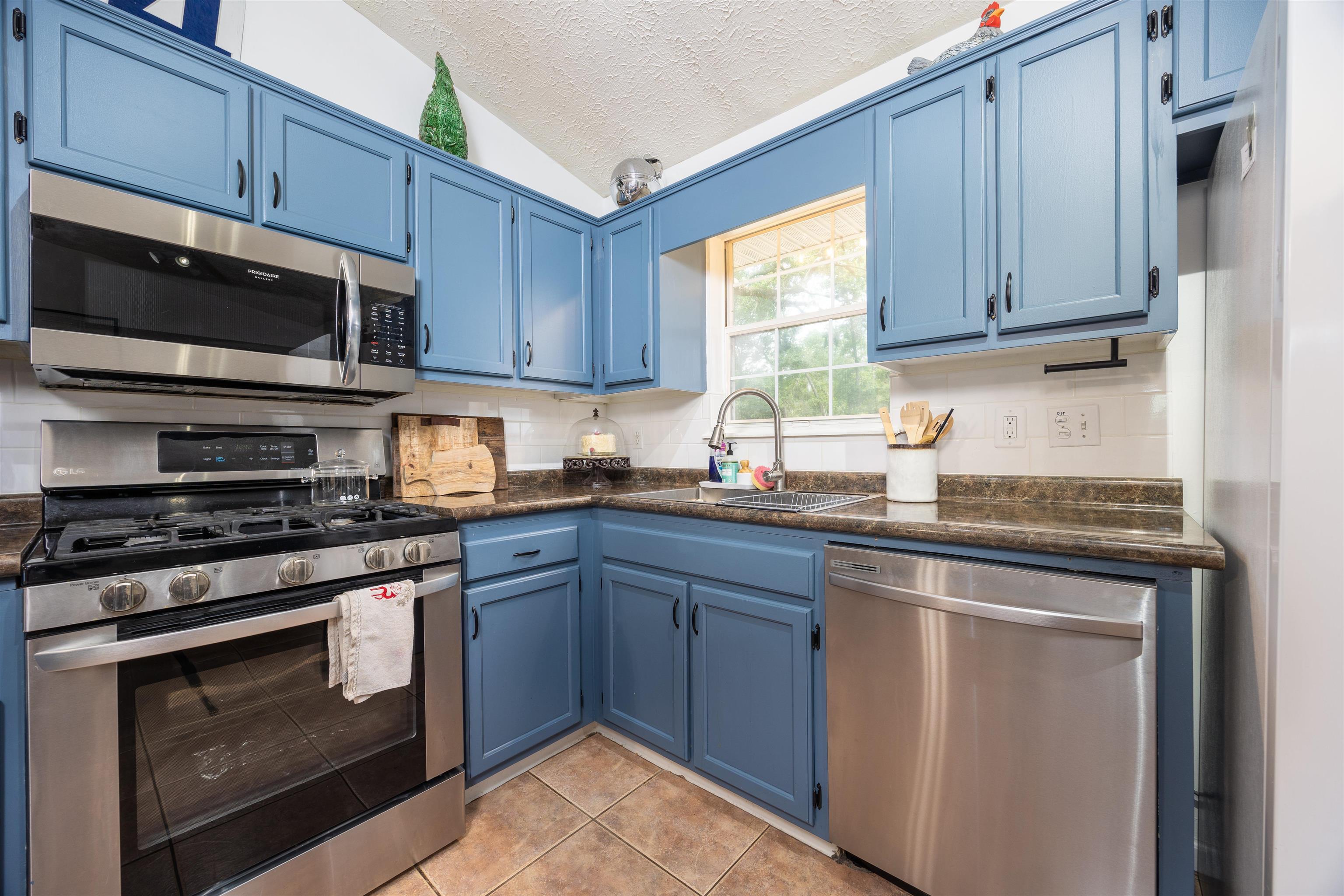 304 SW Georgiana Trail