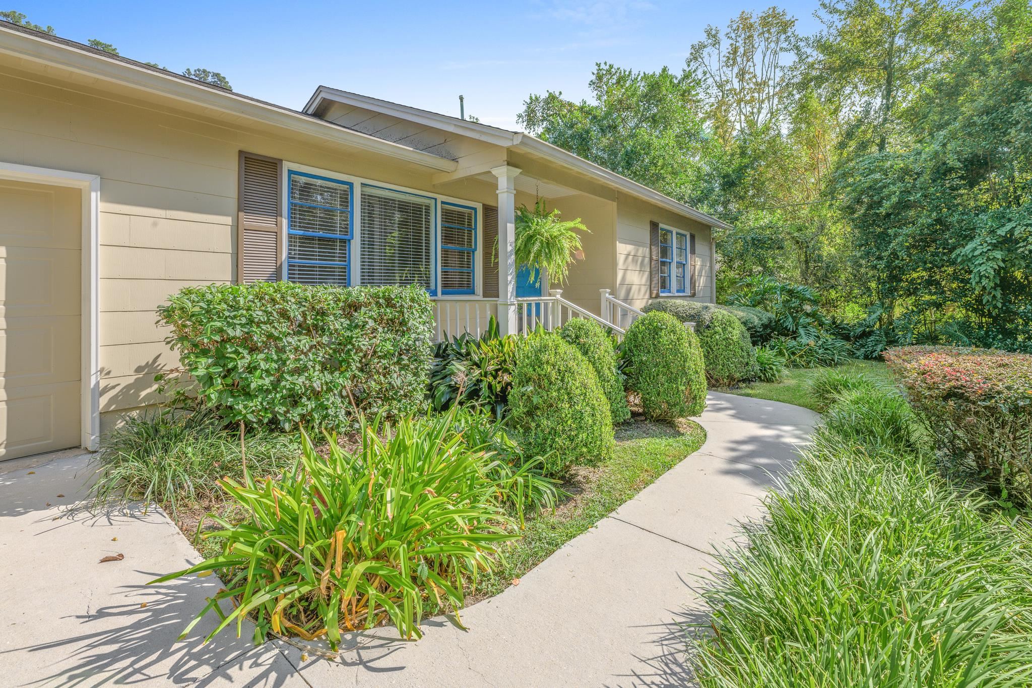 923 Carraway Street