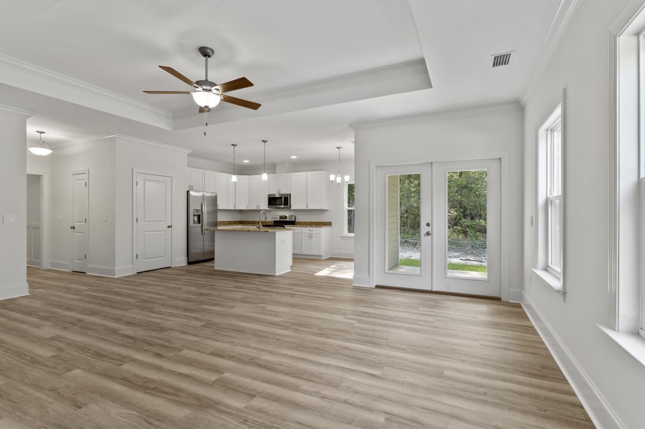 81 Coopers Pond Road