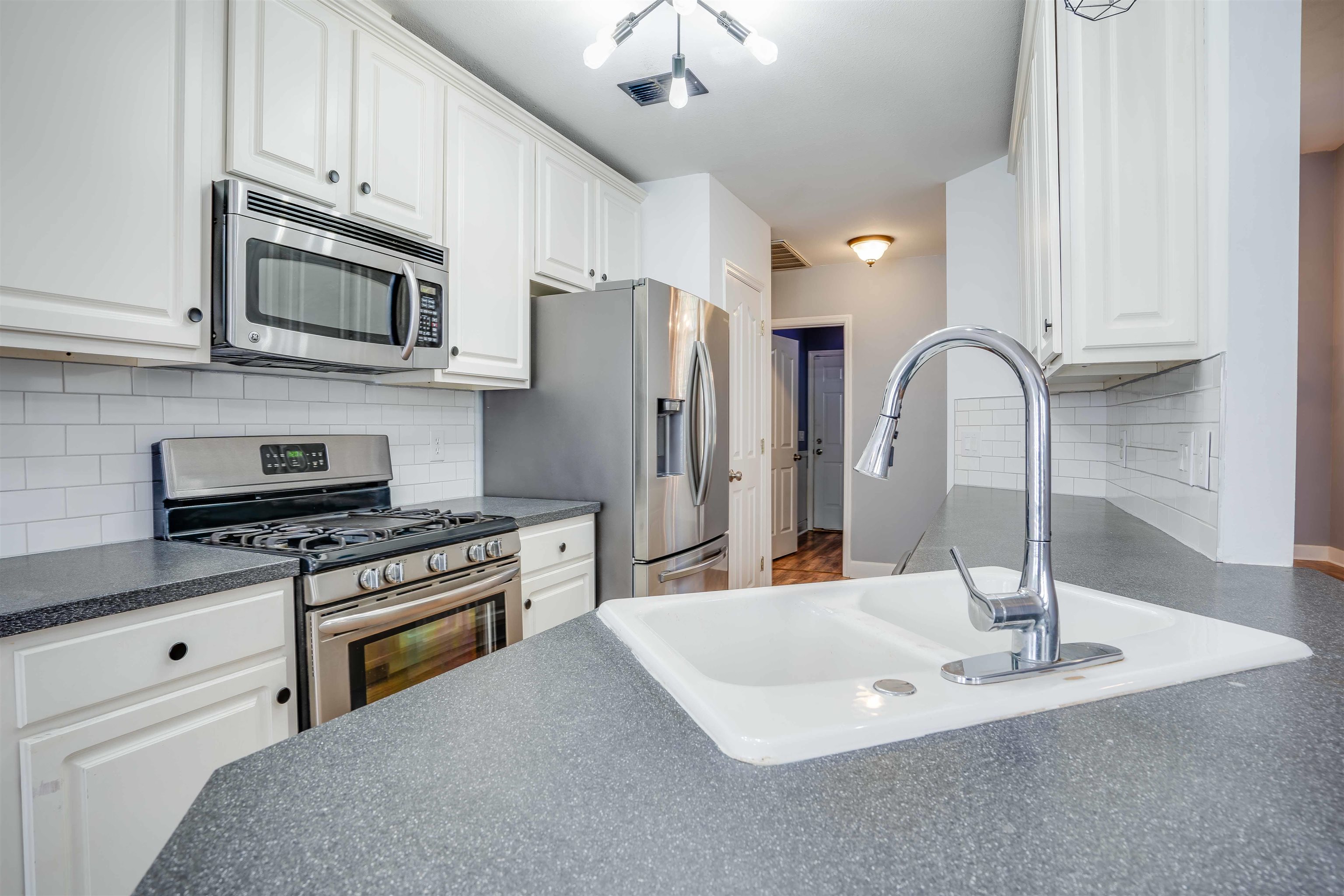 1711 Riverbirch Hollow