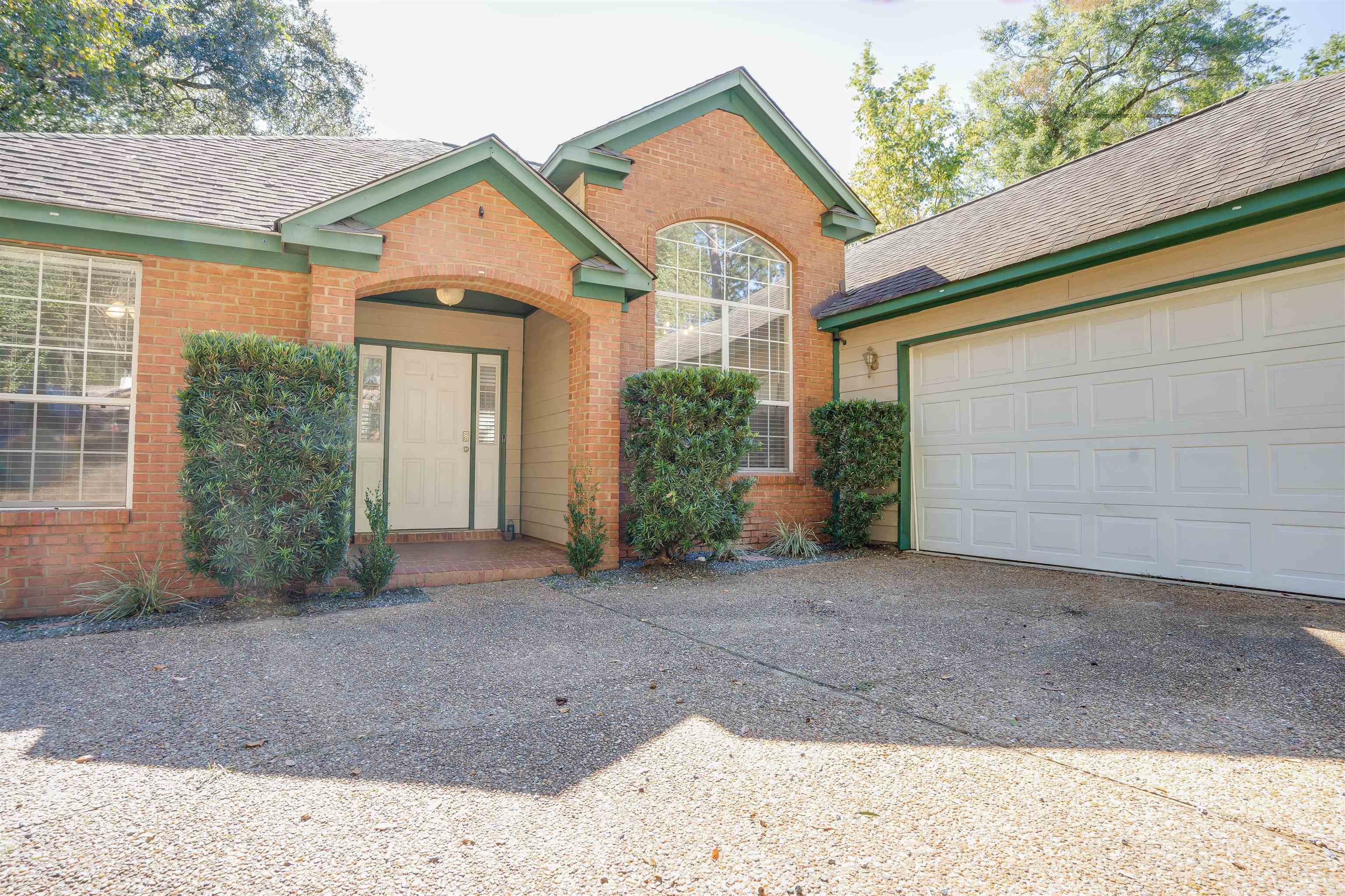1711 Riverbirch Hollow