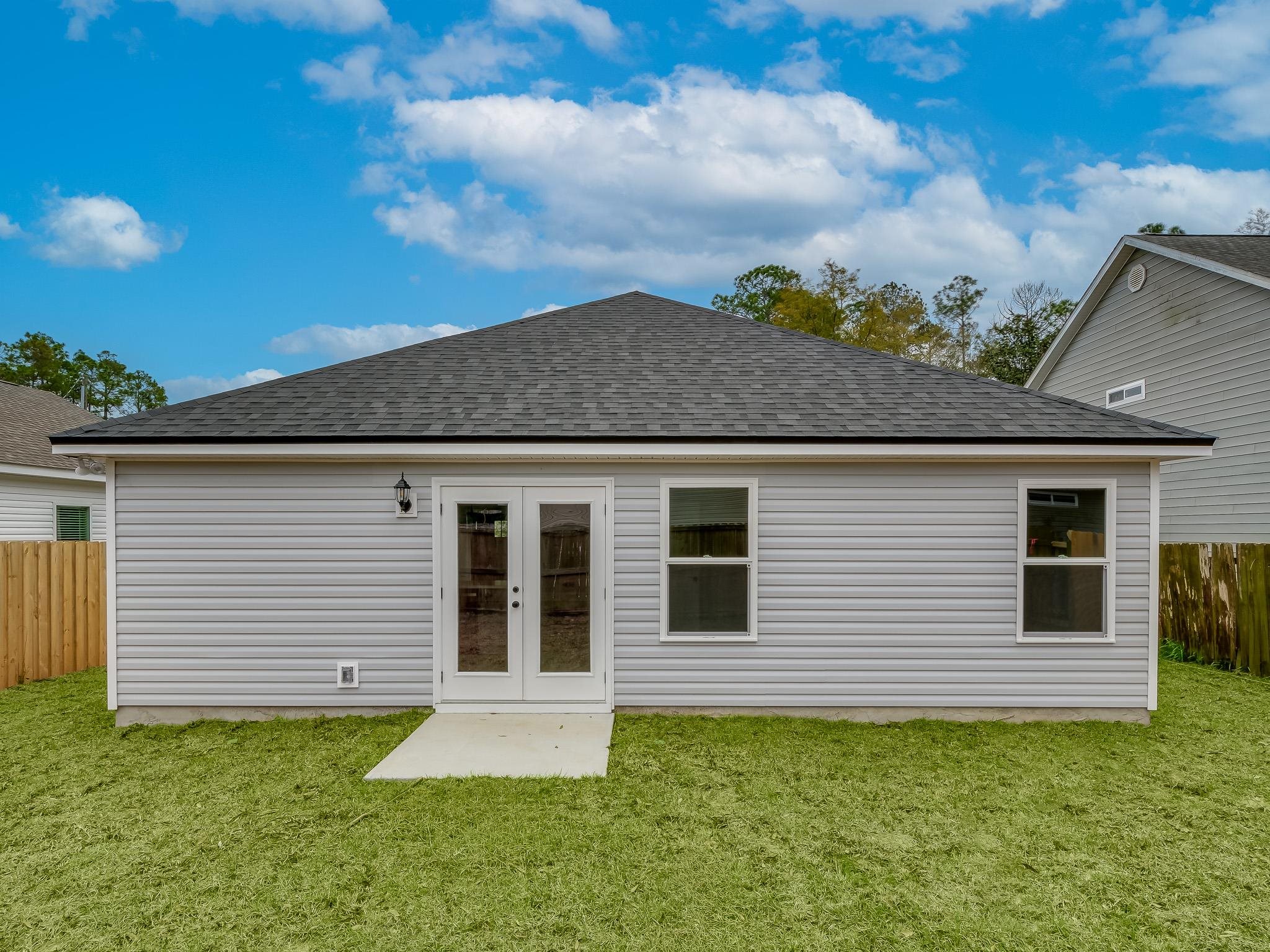 24 Comanche Trail