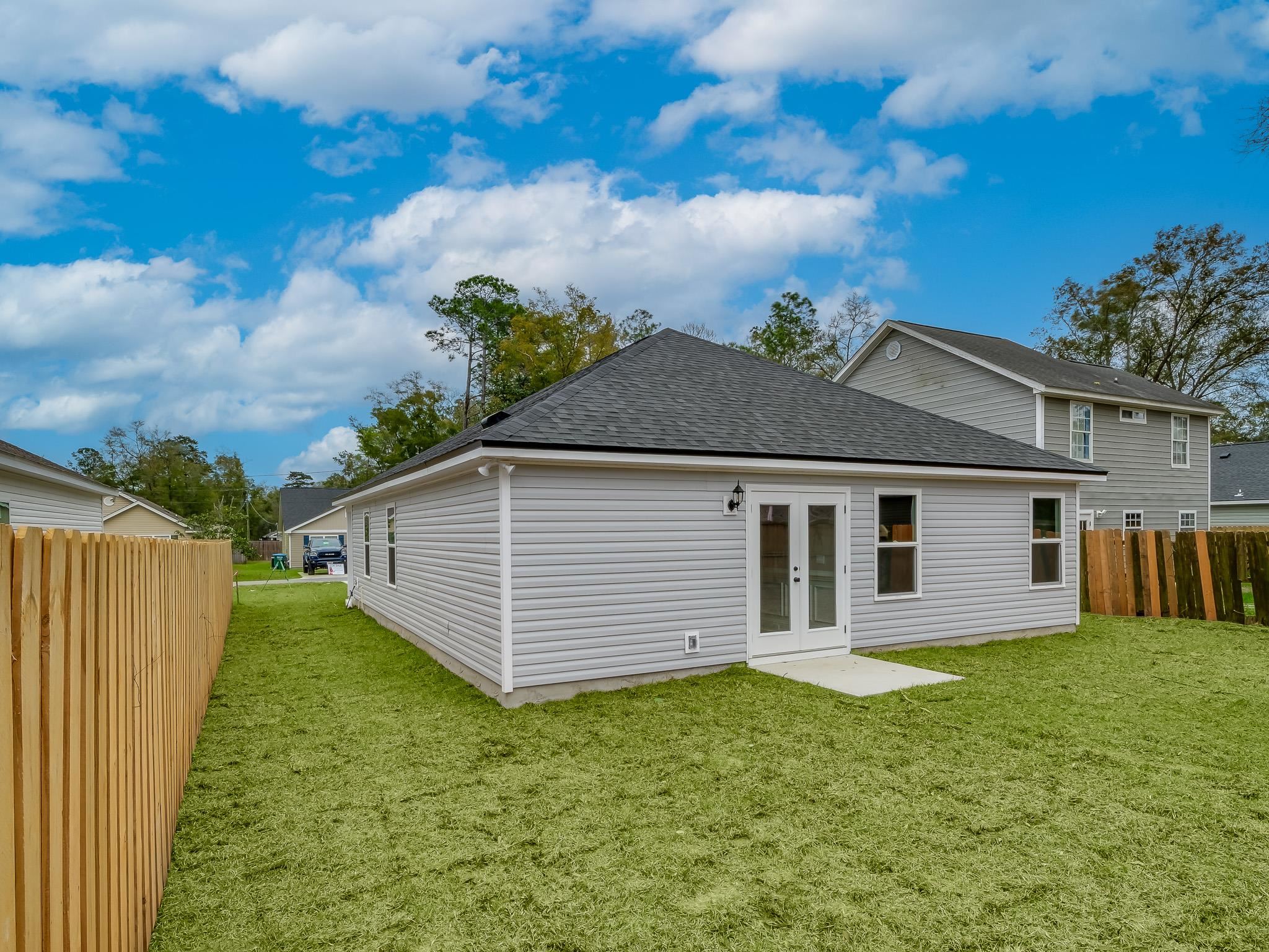 24 Comanche Trail