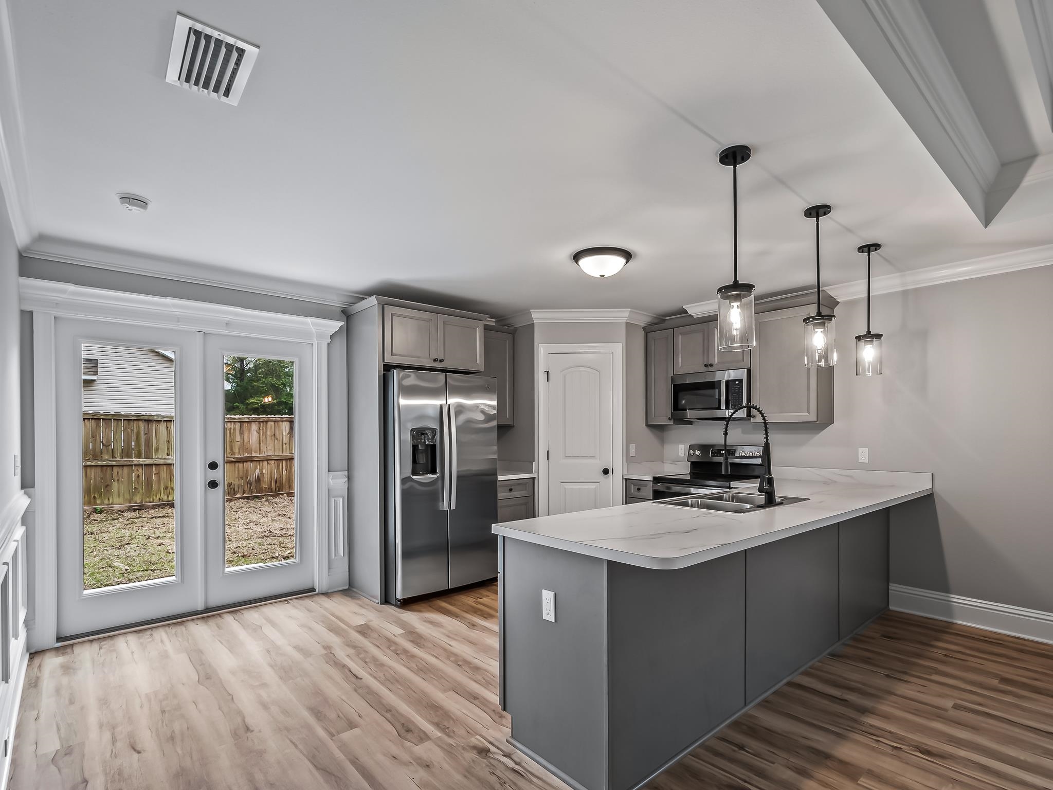 24 Comanche Trail