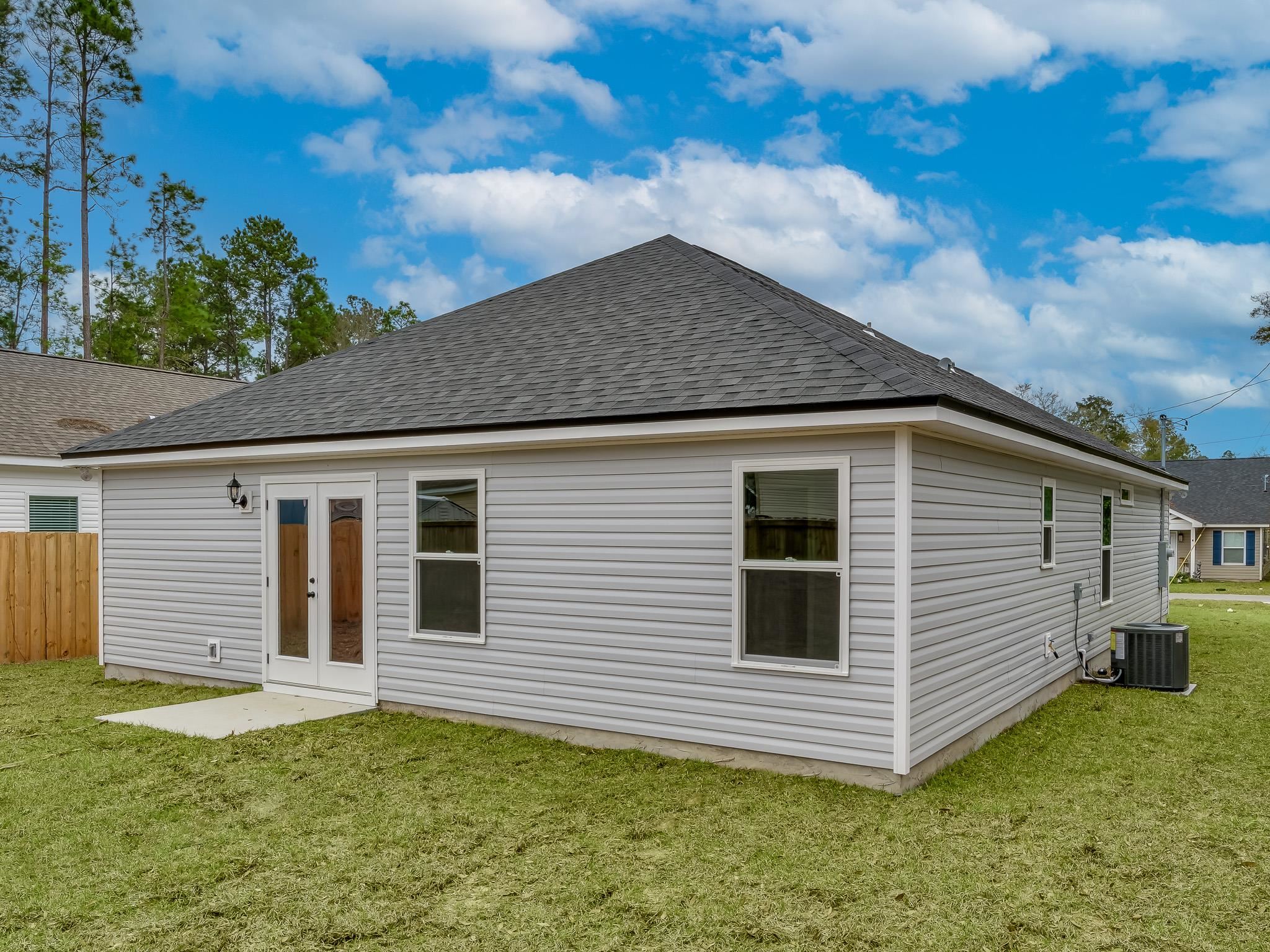 24 Comanche Trail