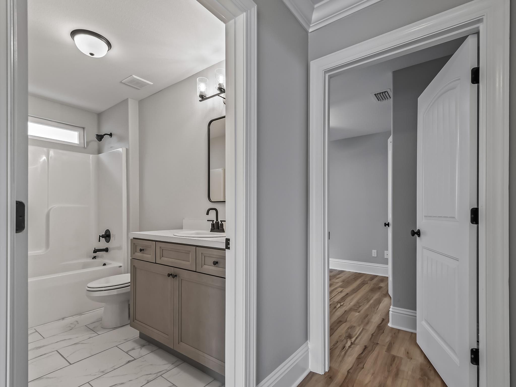 24 Comanche Trail