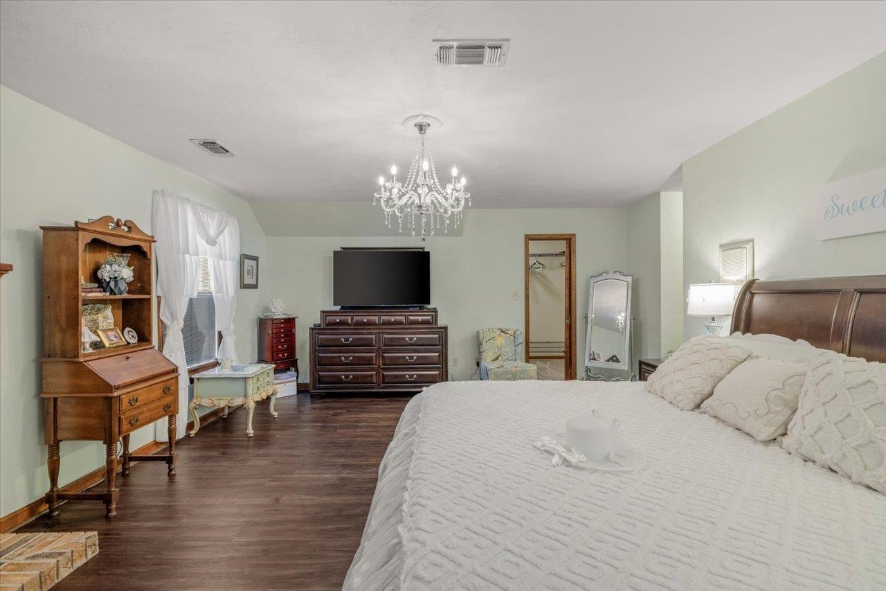 2504 Napoleon Bonaparte Drive
