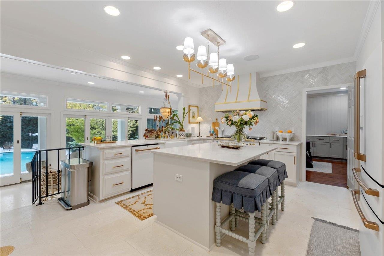 811 Live Oak Plantation Road