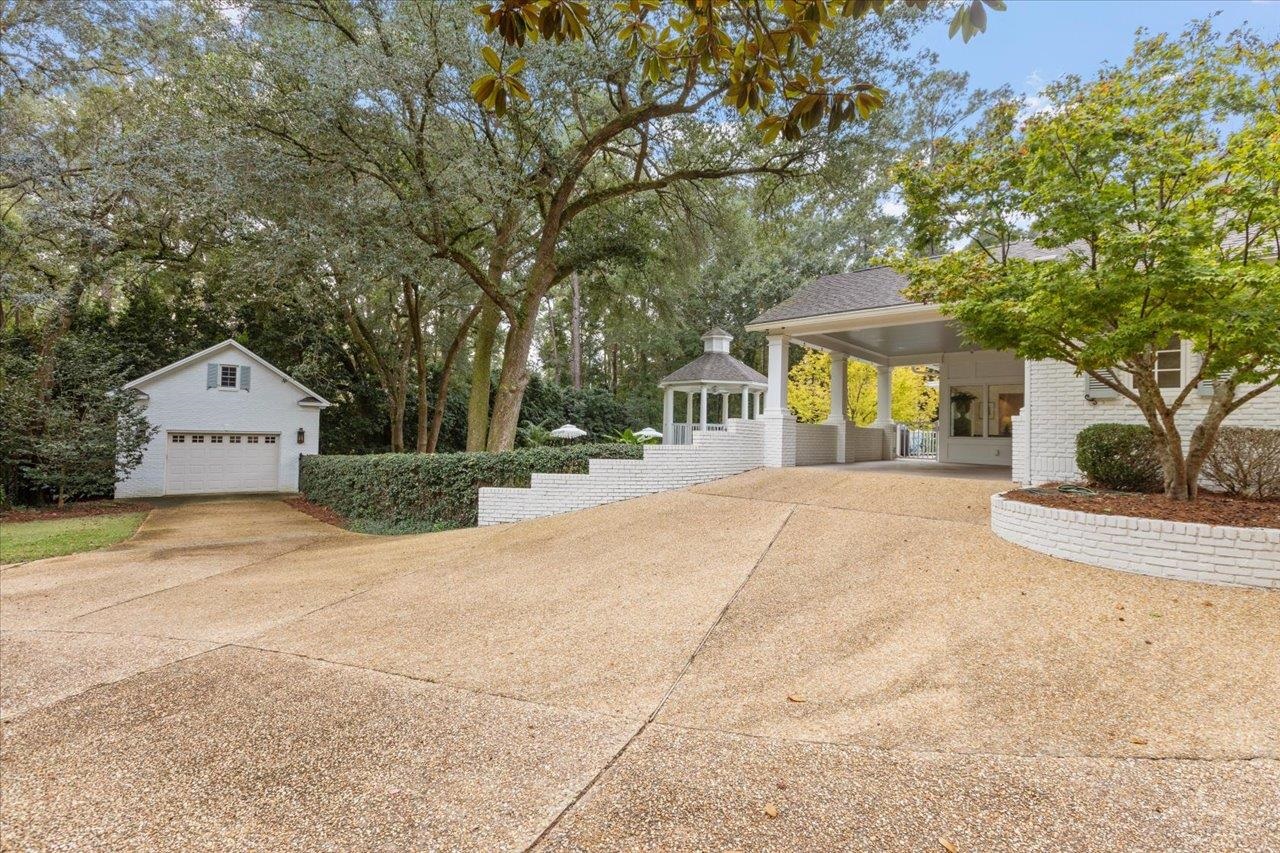 811 Live Oak Plantation Road