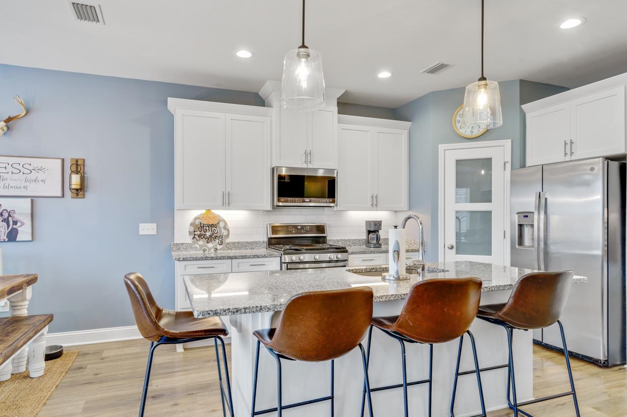 8741 Glenoak Trail