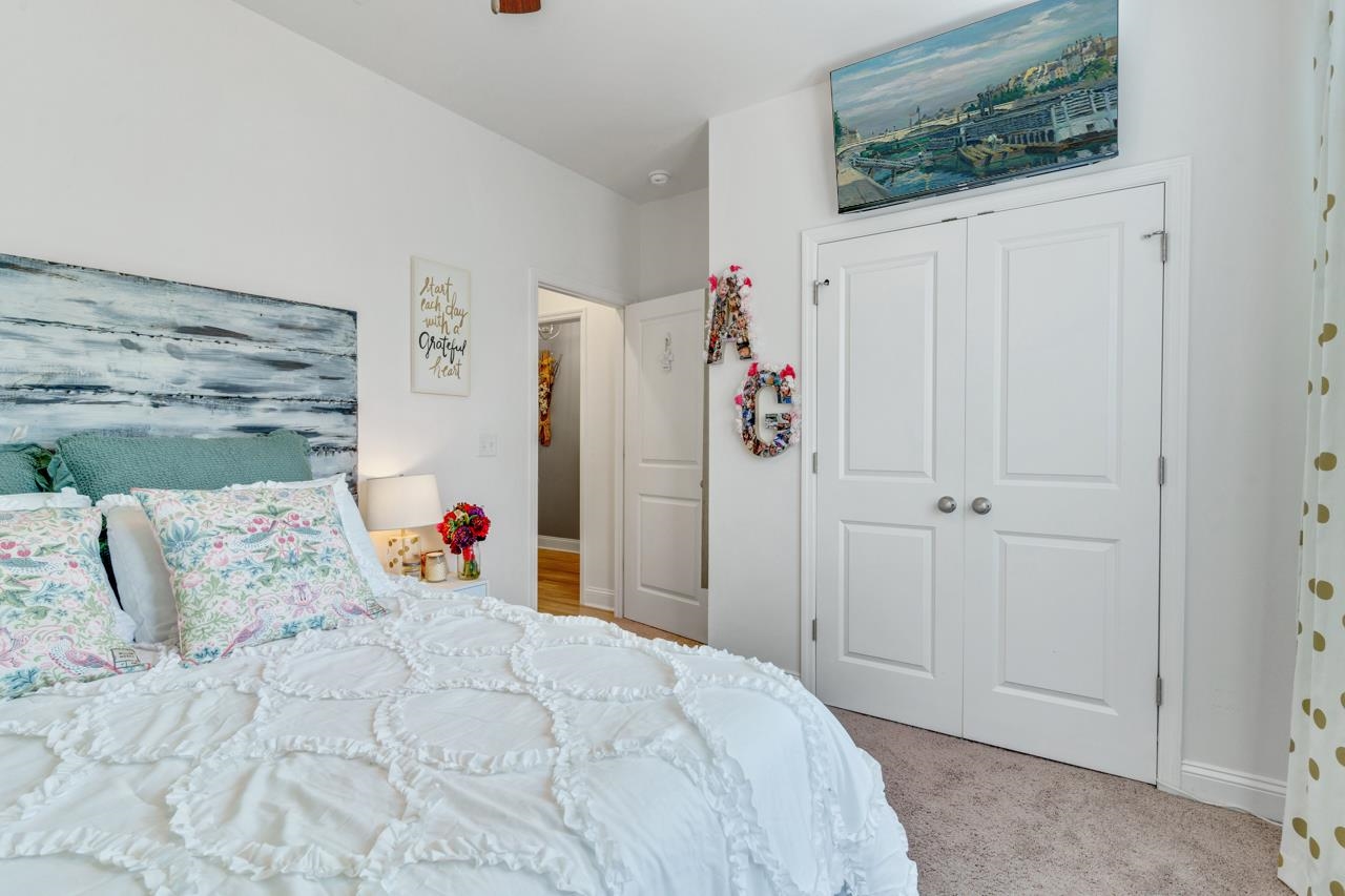 8741 Glenoak Trail