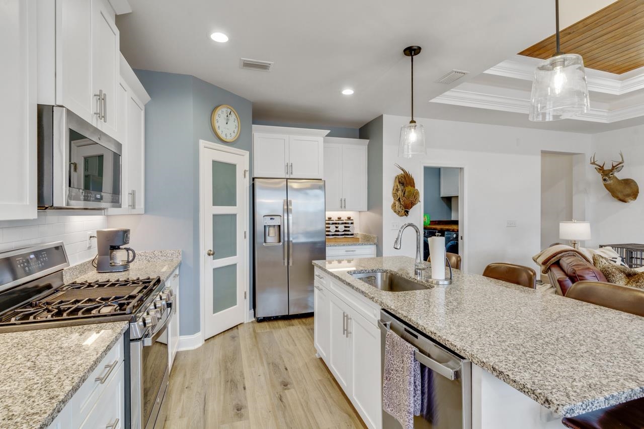 8741 Glenoak Trail