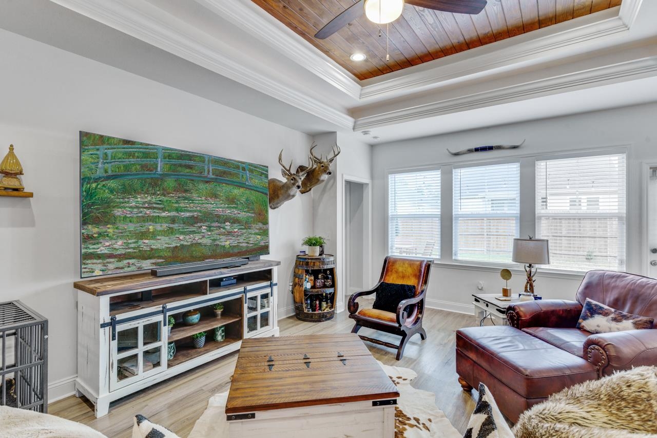 8741 Glenoak Trail