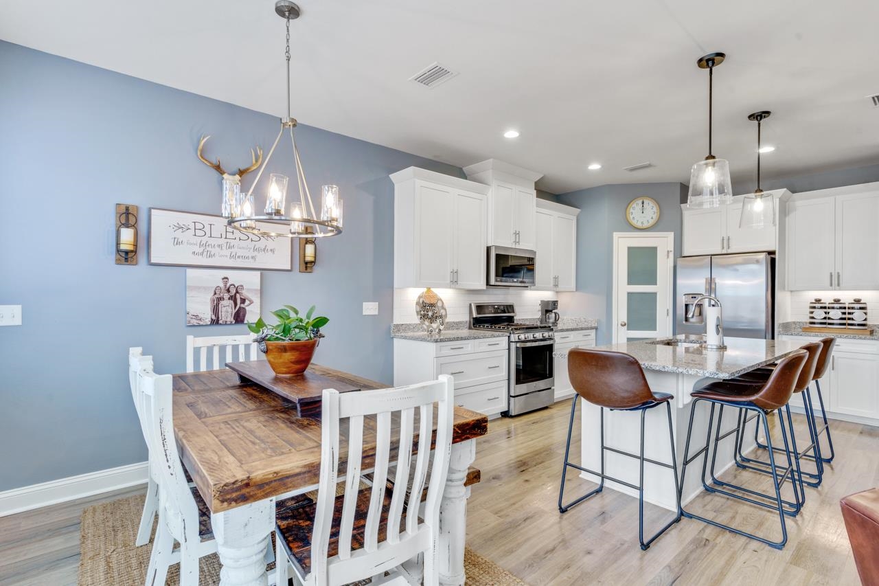 8741 Glenoak Trail