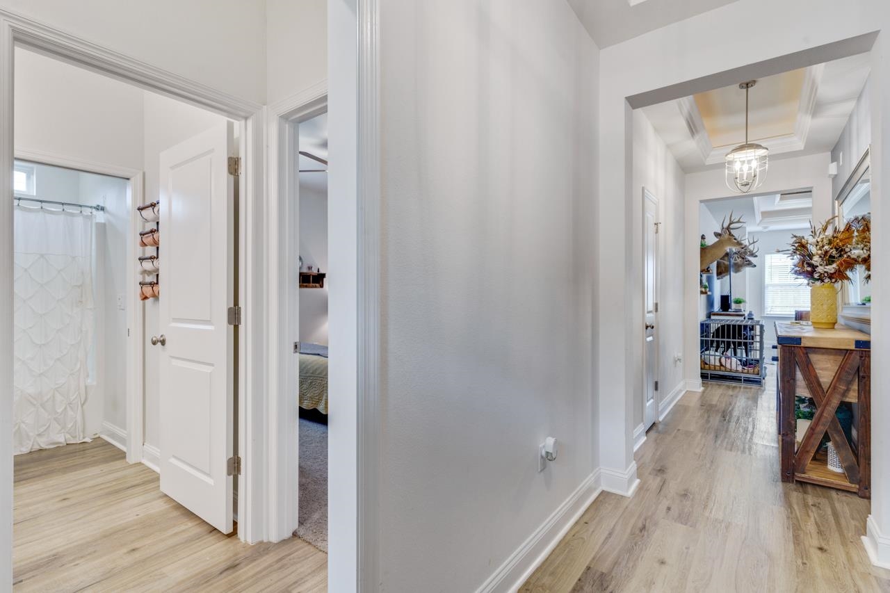 8741 Glenoak Trail