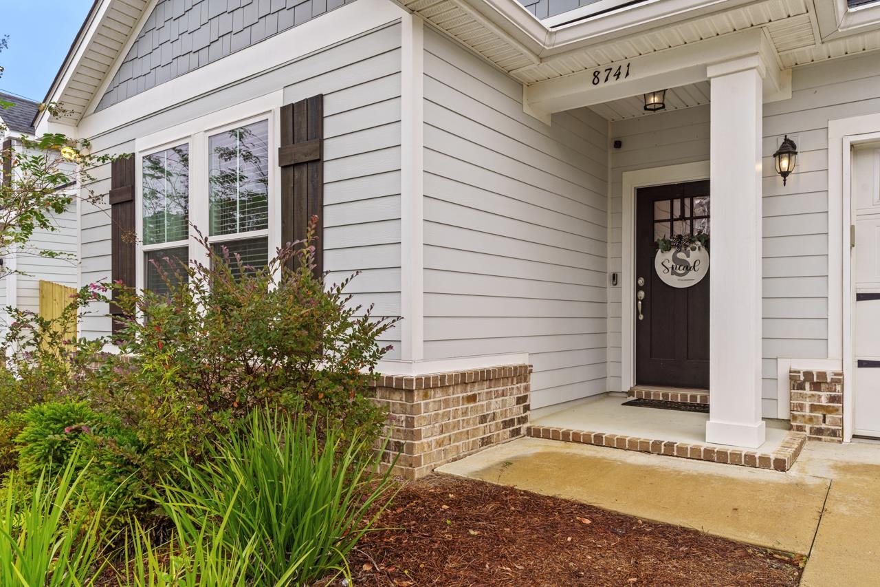 8741 Glenoak Trail