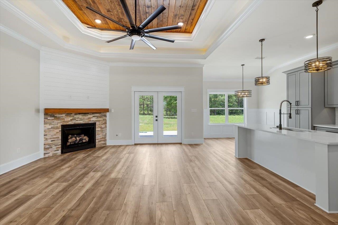 129 S White Oak Drive
