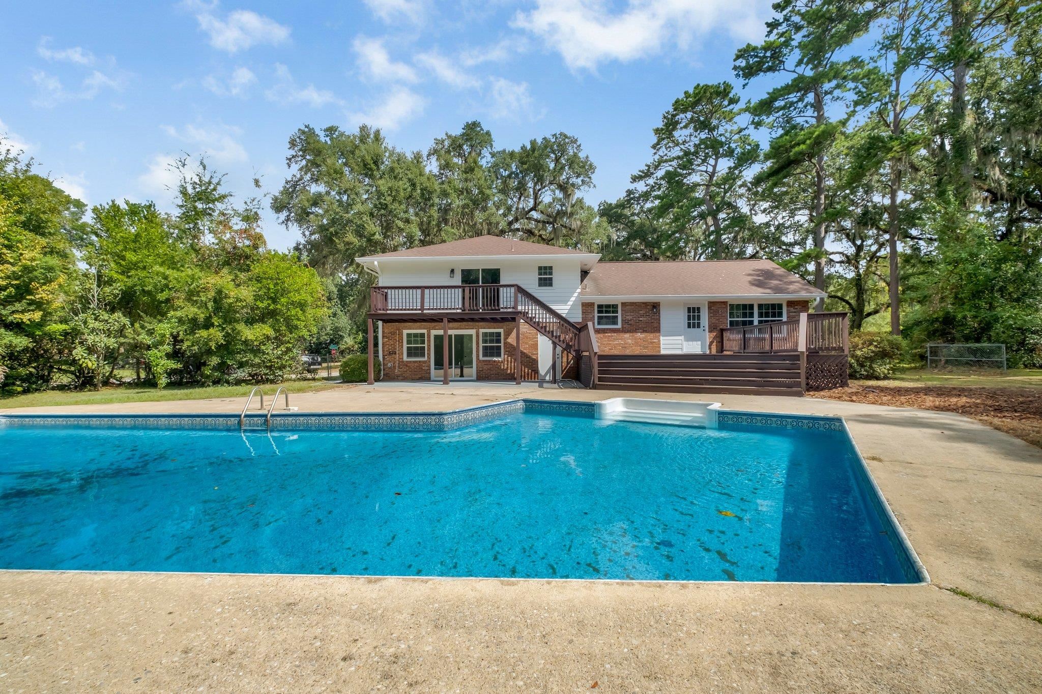 2601 Killarney Way