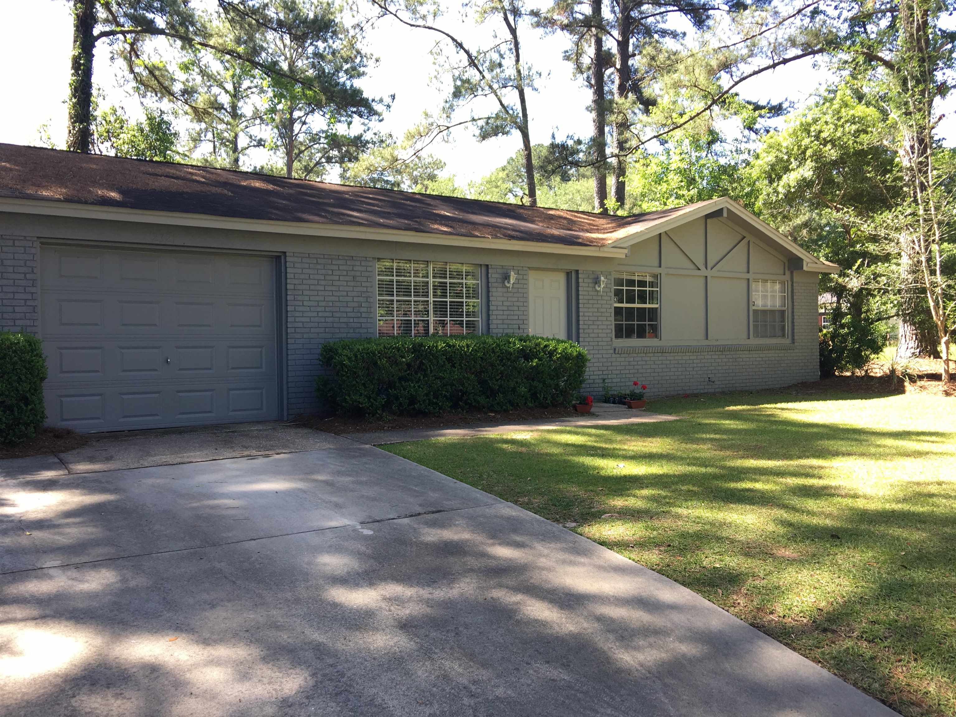 2321 Southampton Drive