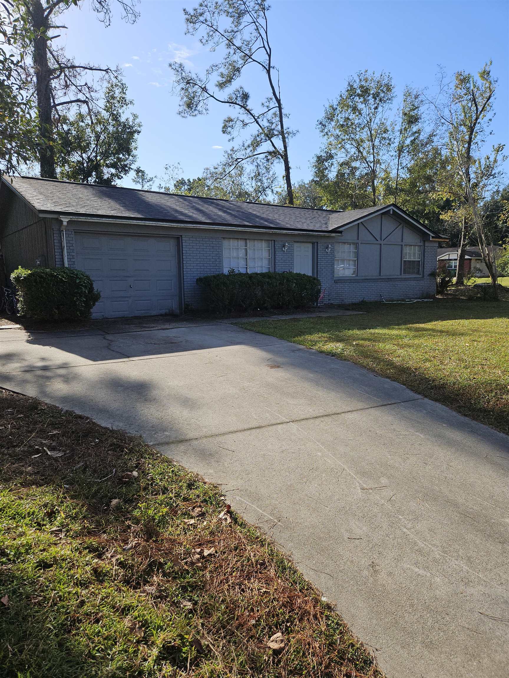 2321 Southampton Drive