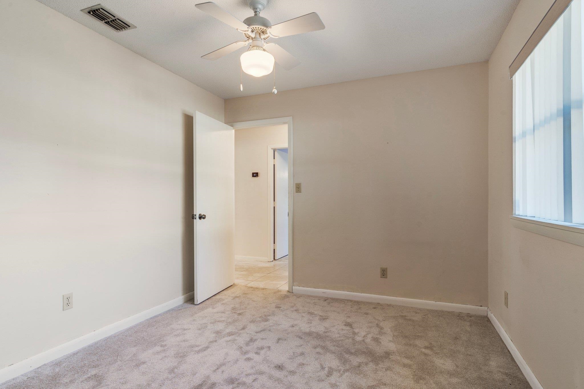 148-B SE Villas Court