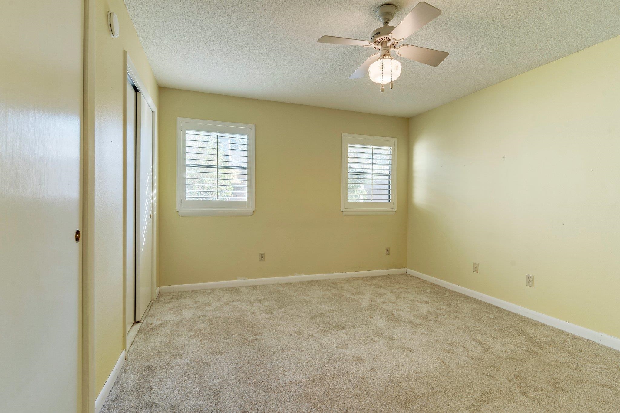 148-B SE Villas Court
