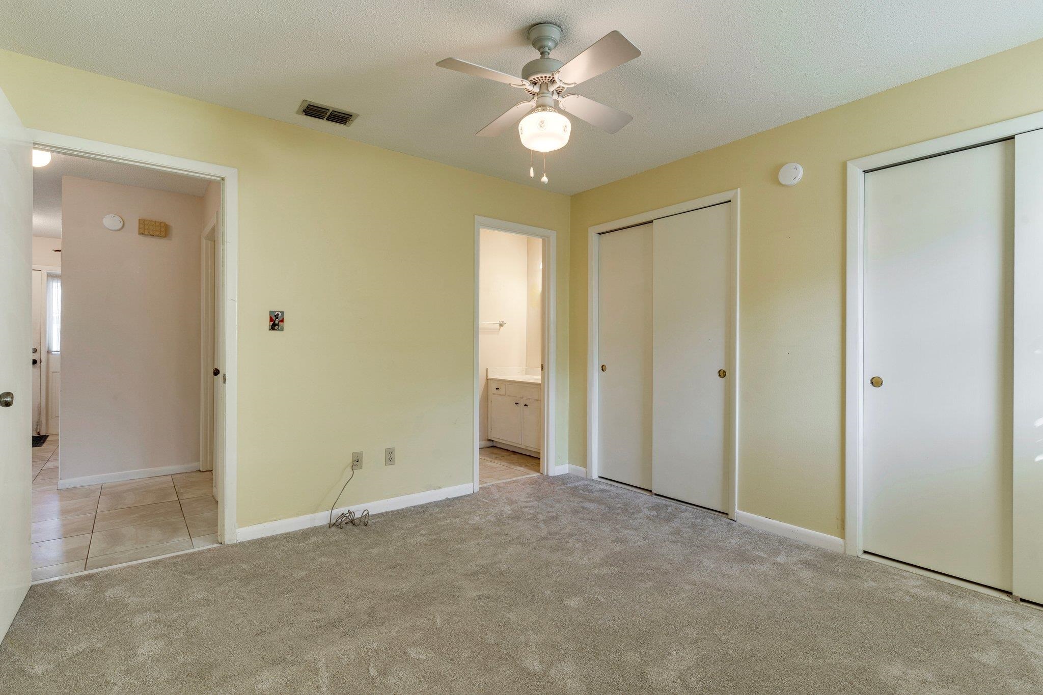 148-B SE Villas Court