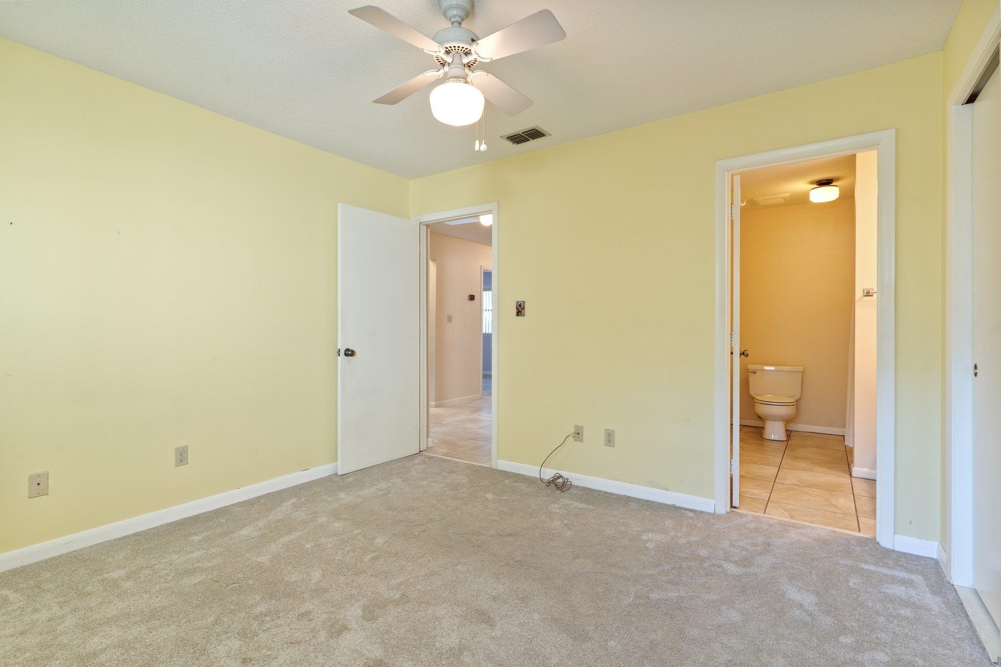 148-B SE Villas Court