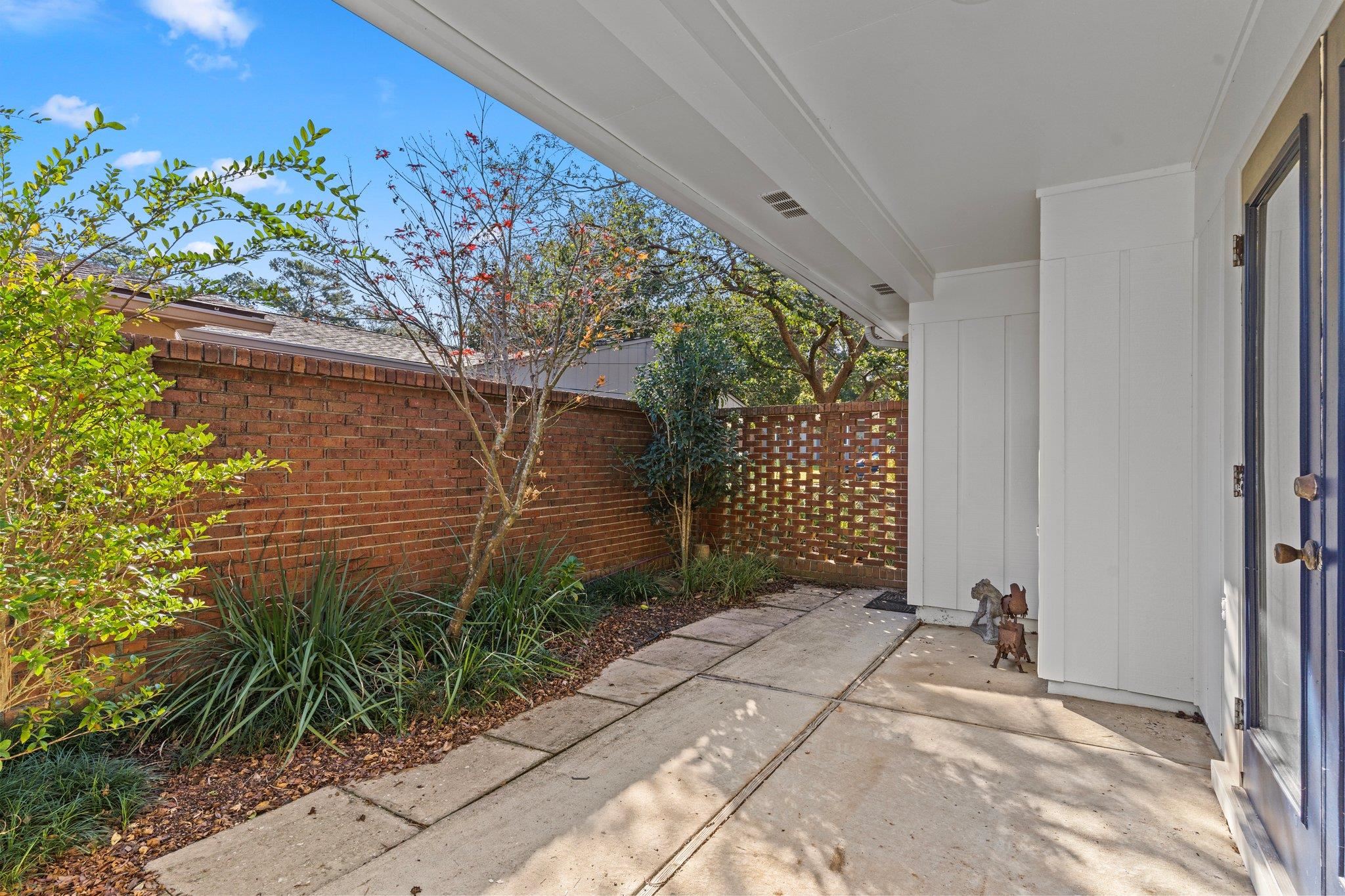 148-B SE Villas Court