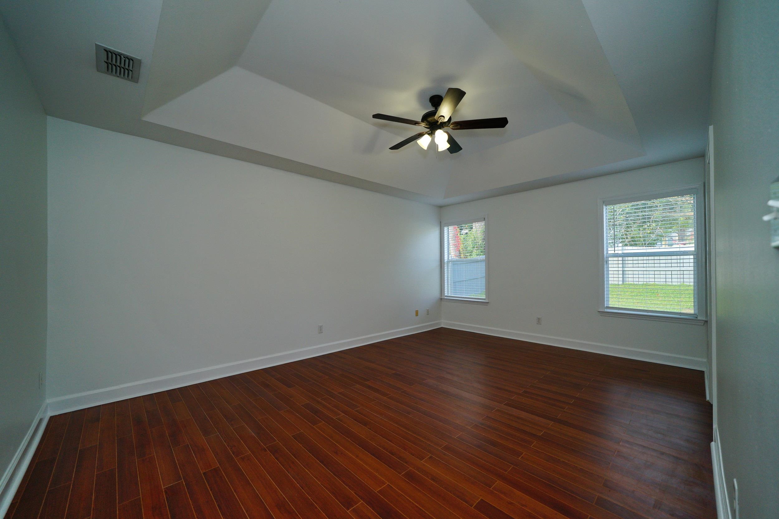 1463 Applewood Way